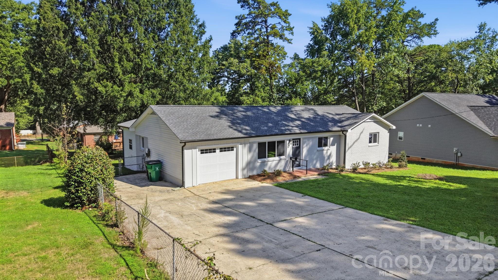1041 Watts Drive — Charlotte