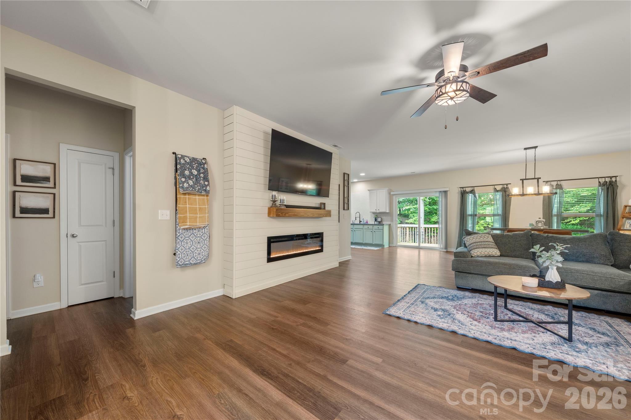 3229 Creek Bend Court — Sherrills Ford