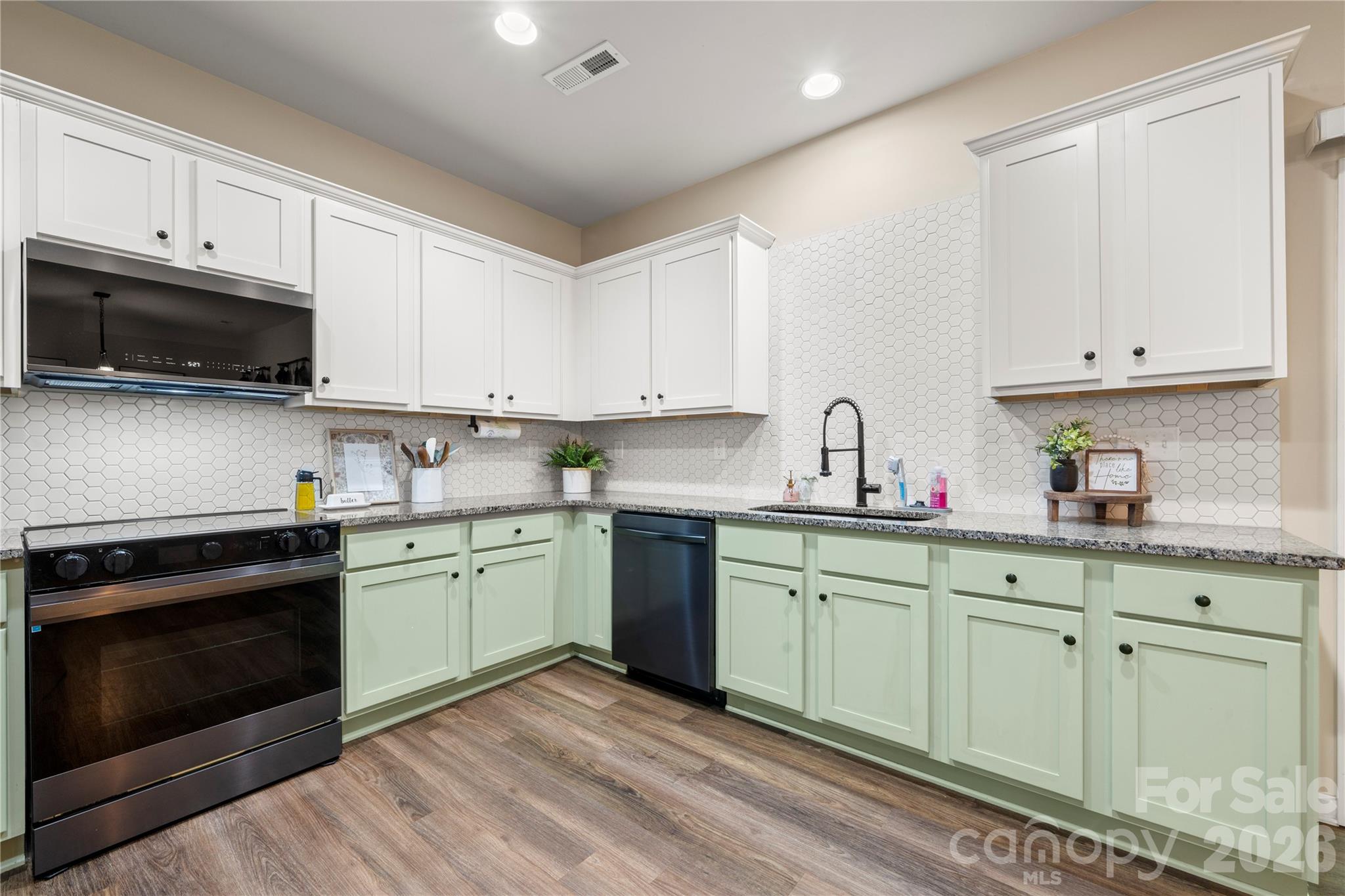 3229 Creek Bend Court — Sherrills Ford