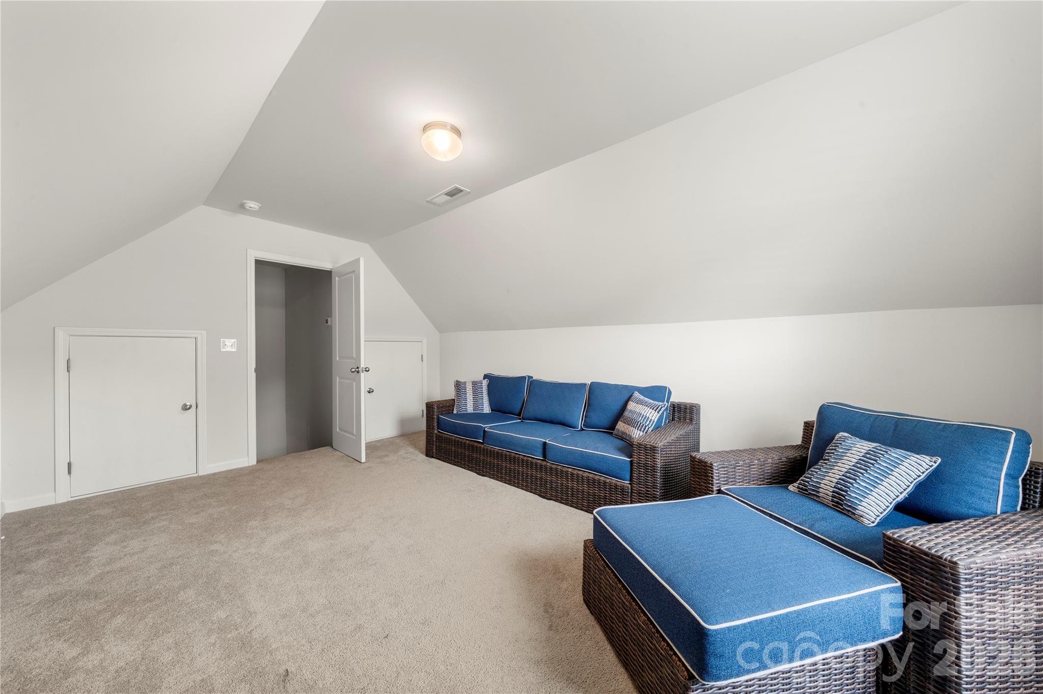 3229 Creek Bend Court — Sherrills Ford