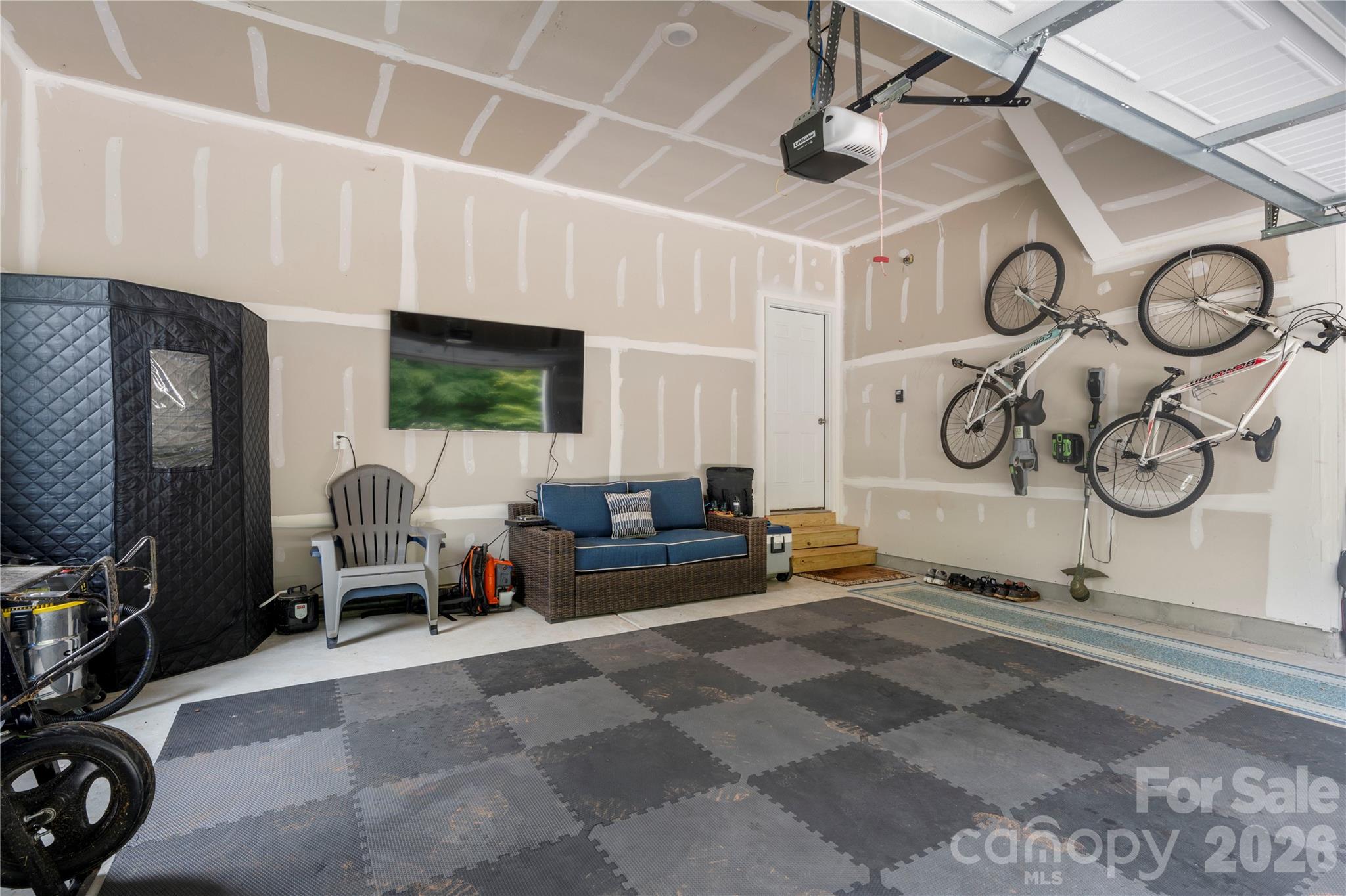 3229 Creek Bend Court — Sherrills Ford