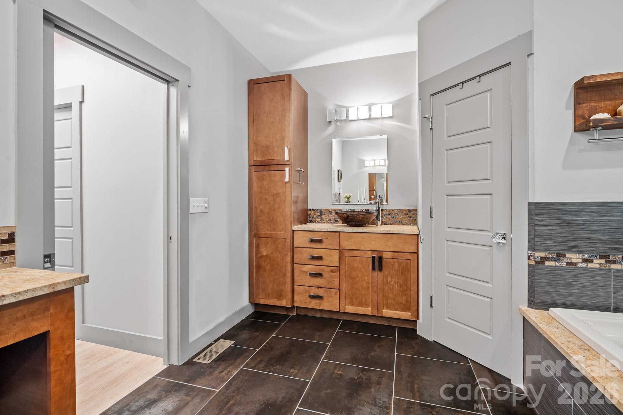 38 Little Forest Drive — Asheville