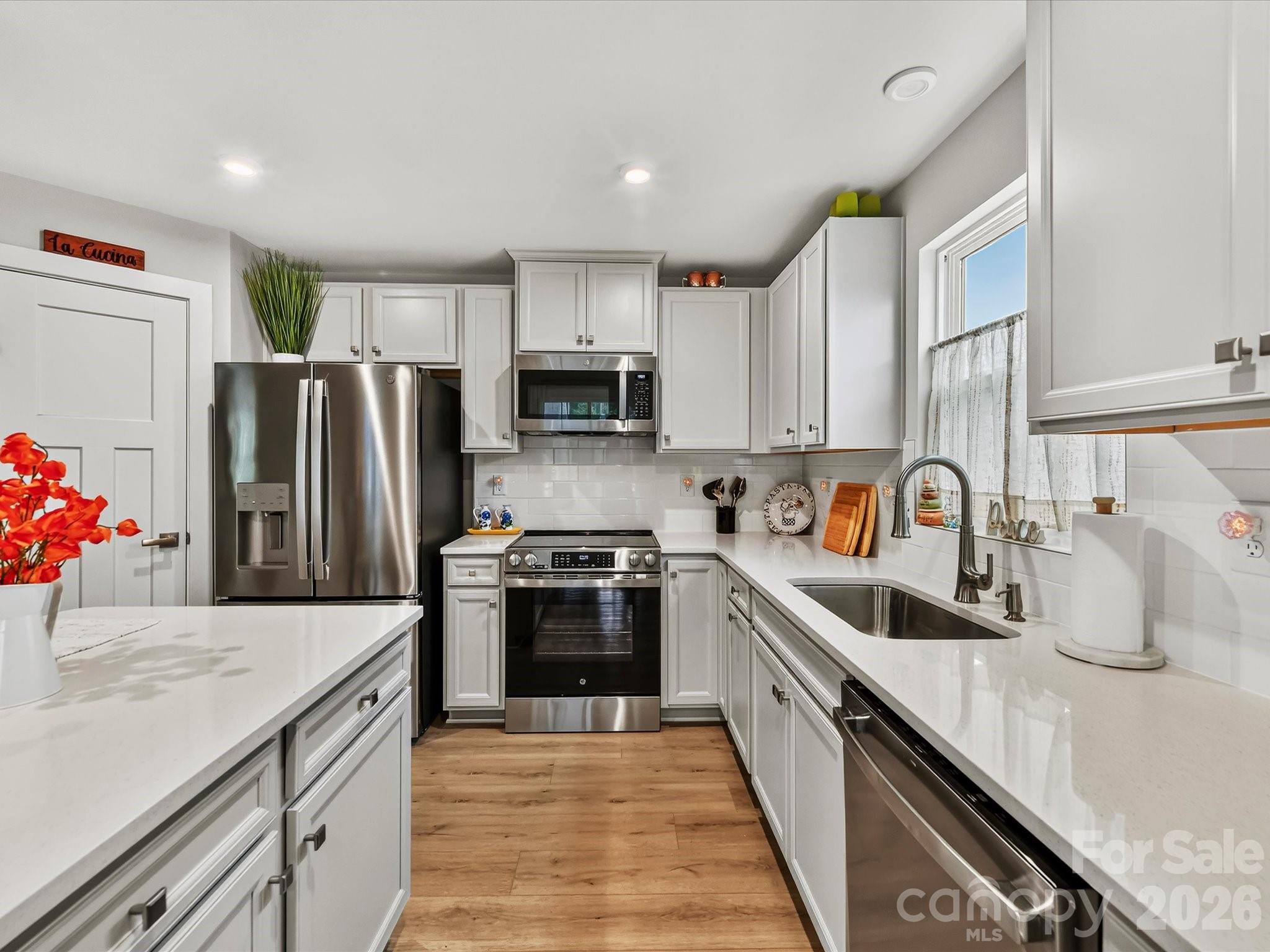 557 Nesbe Street — Lancaster