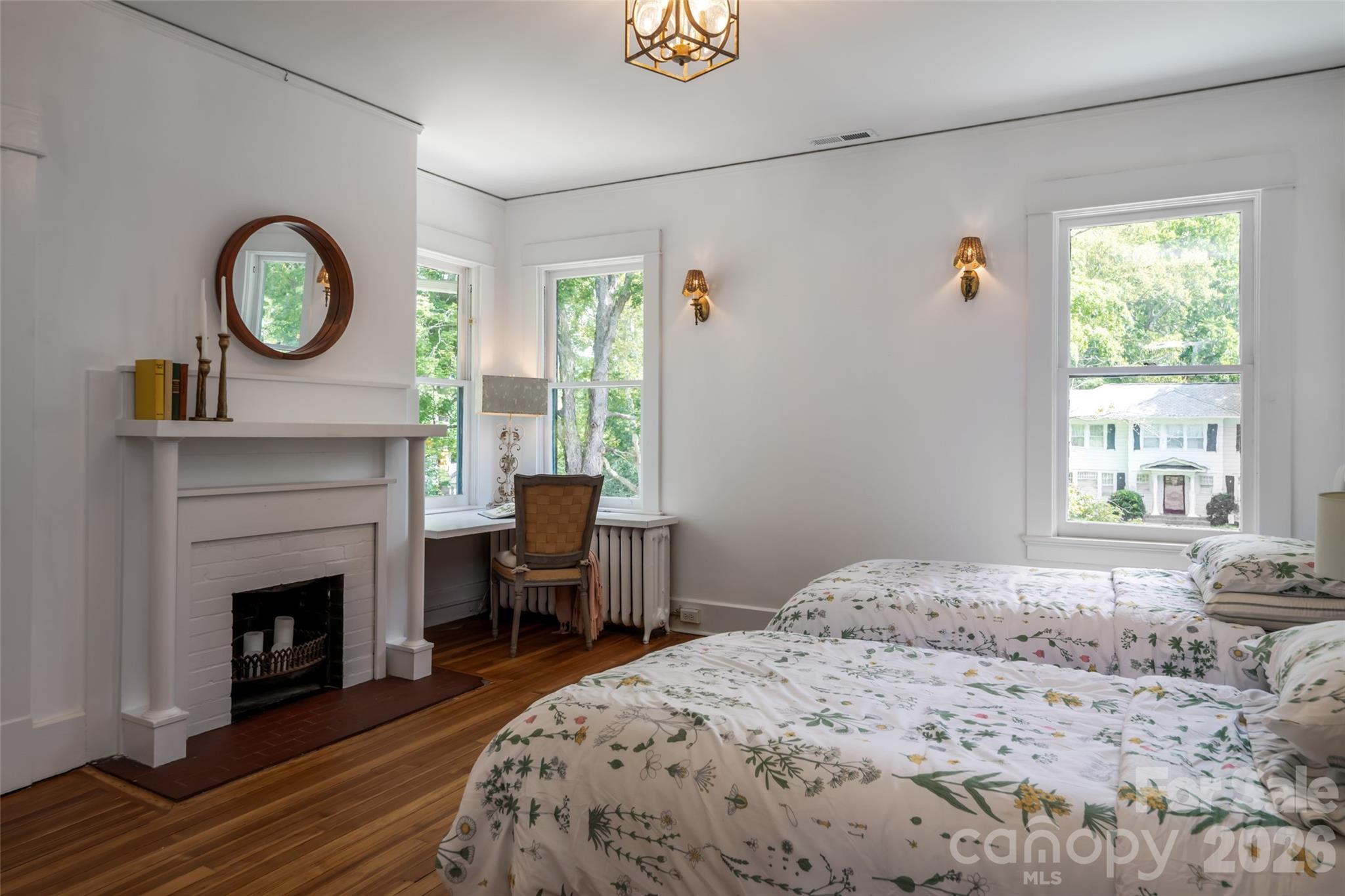 142 Edwin Place — Asheville