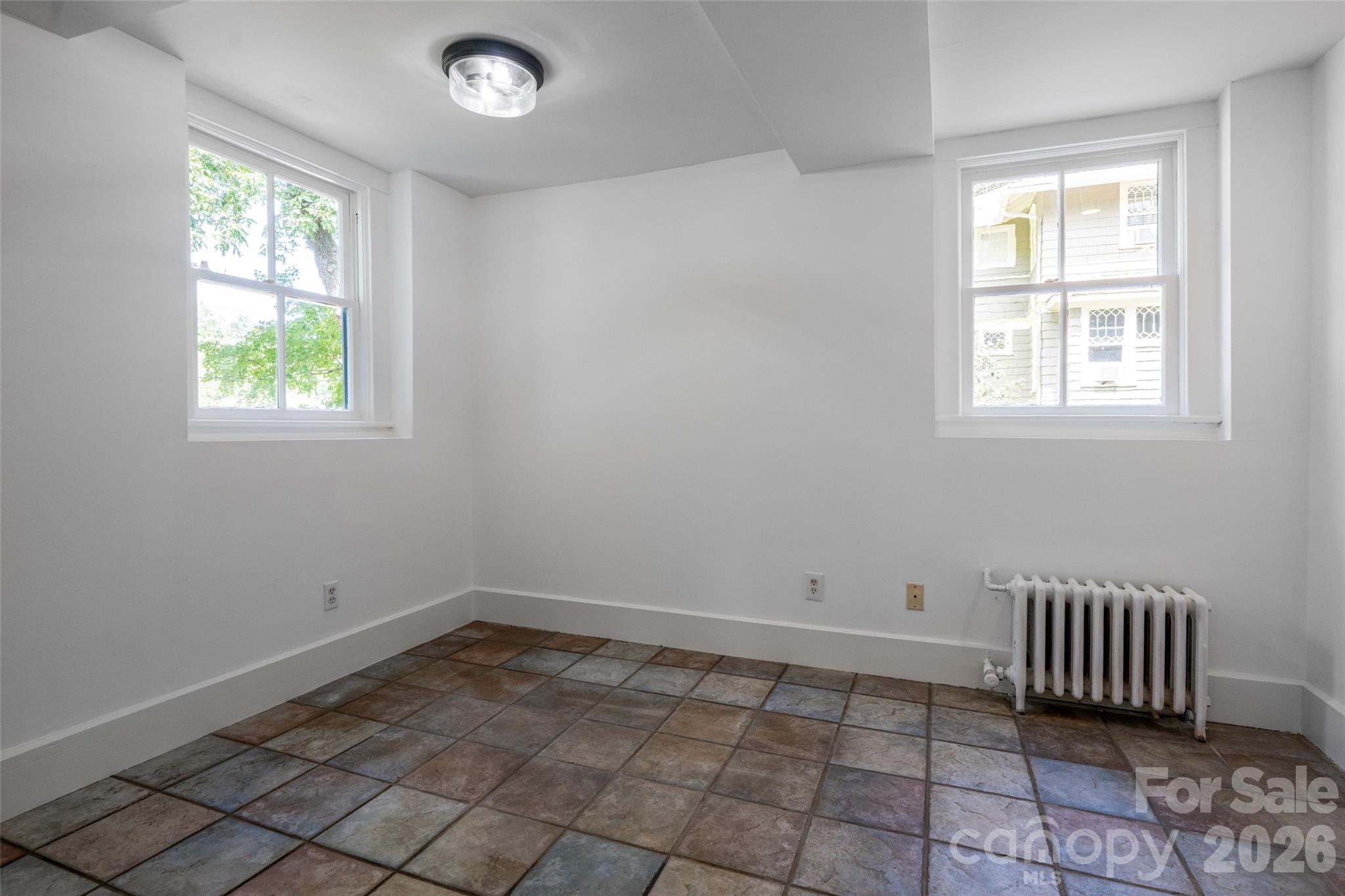 142 Edwin Place — Asheville