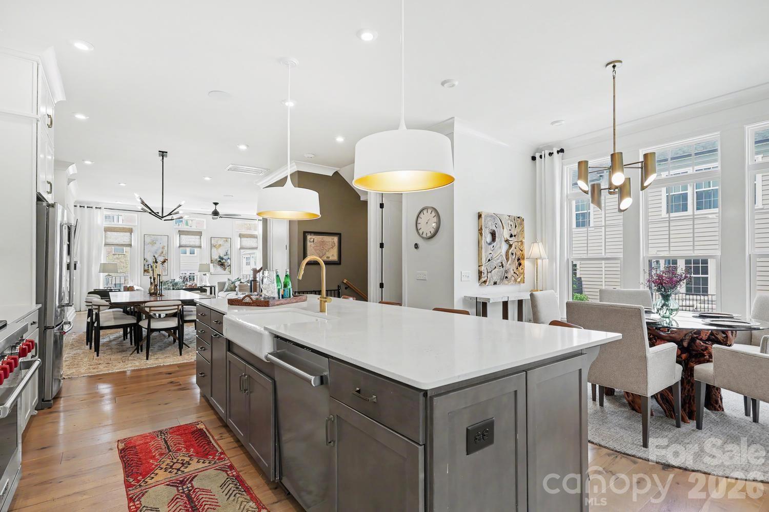 2505 Kenmore Avenue — Charlotte