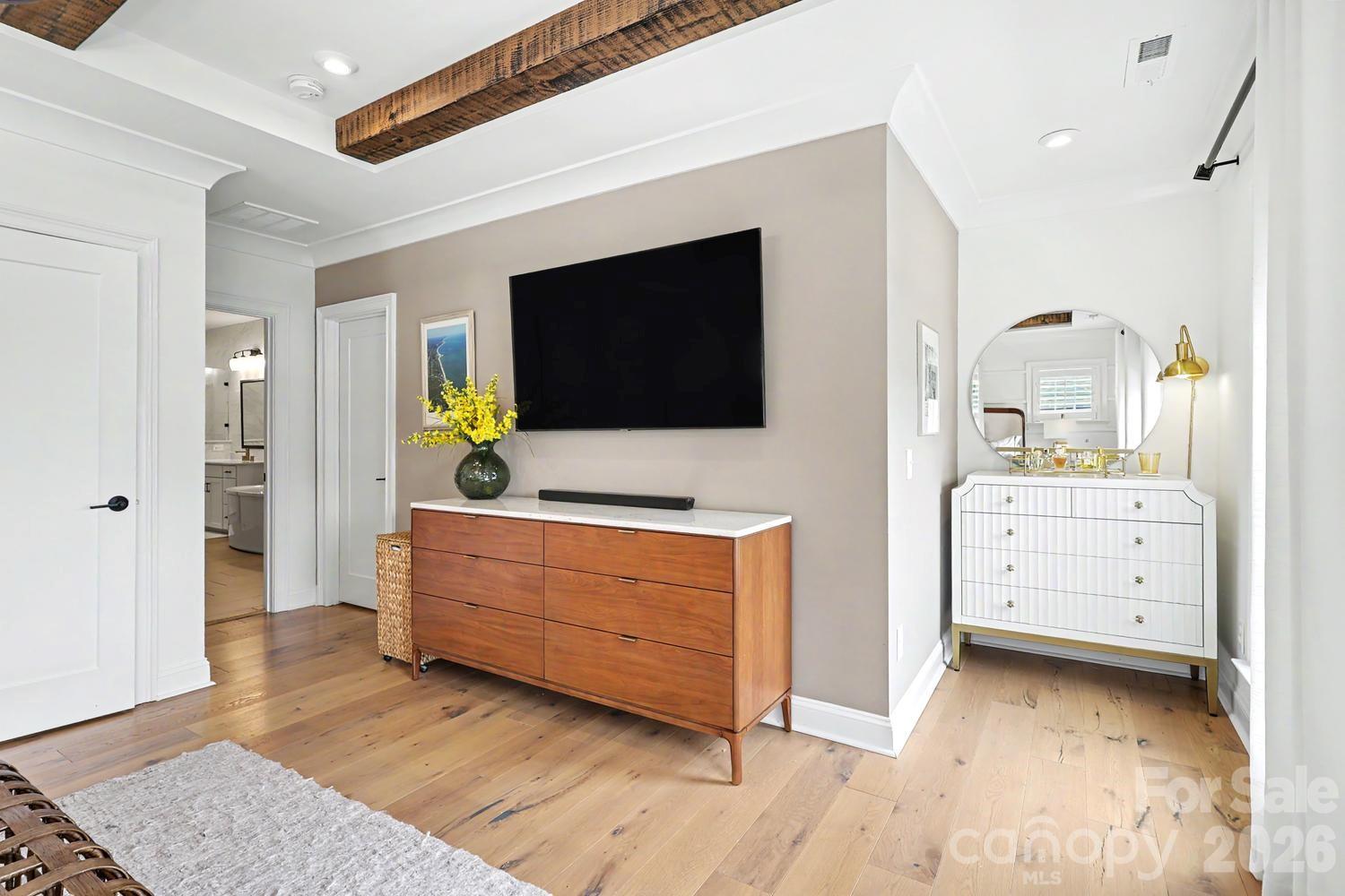 2505 Kenmore Avenue — Charlotte