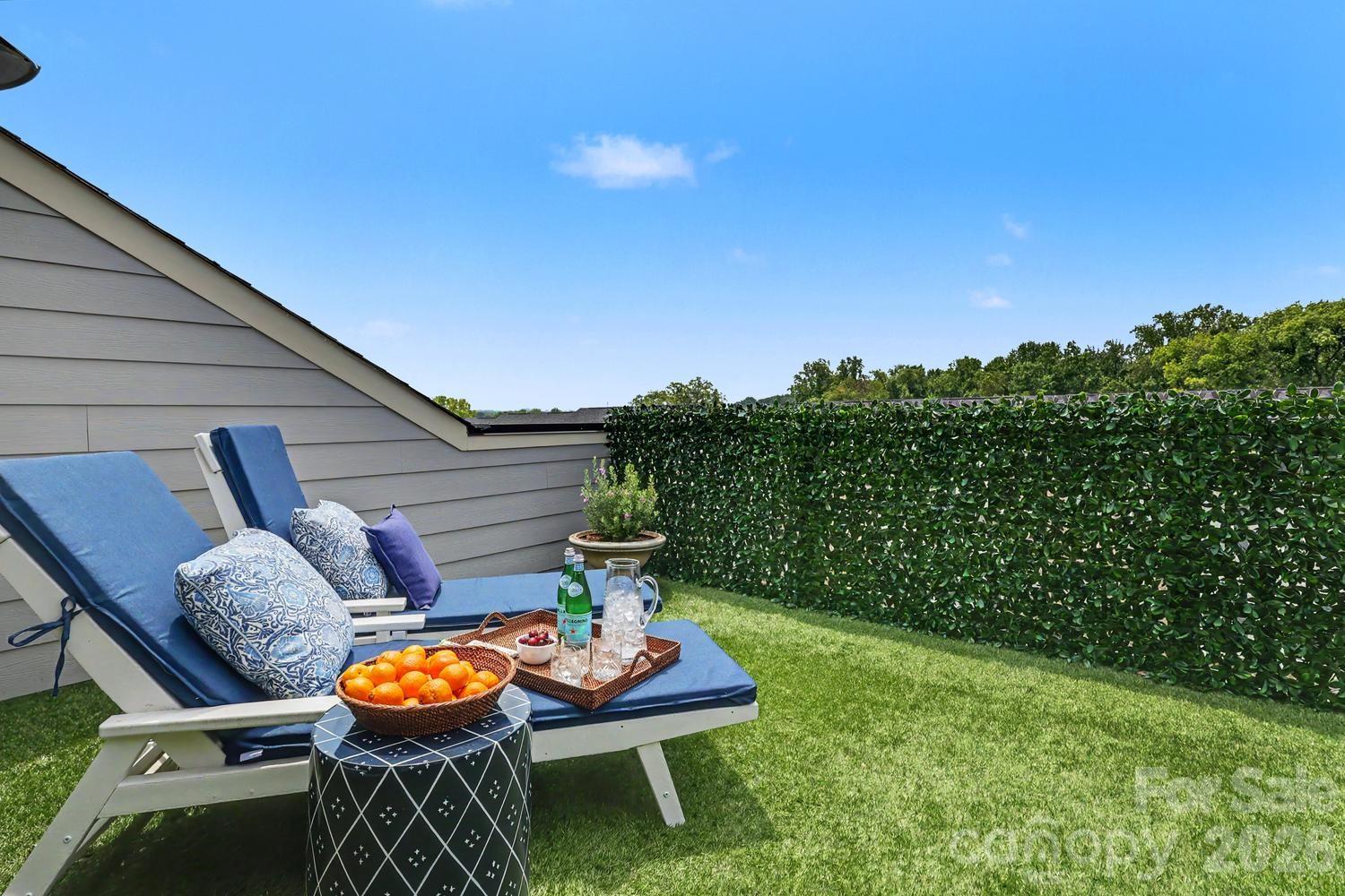 2505 Kenmore Avenue — Charlotte