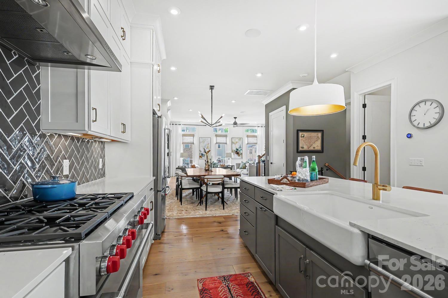 2505 Kenmore Avenue — Charlotte