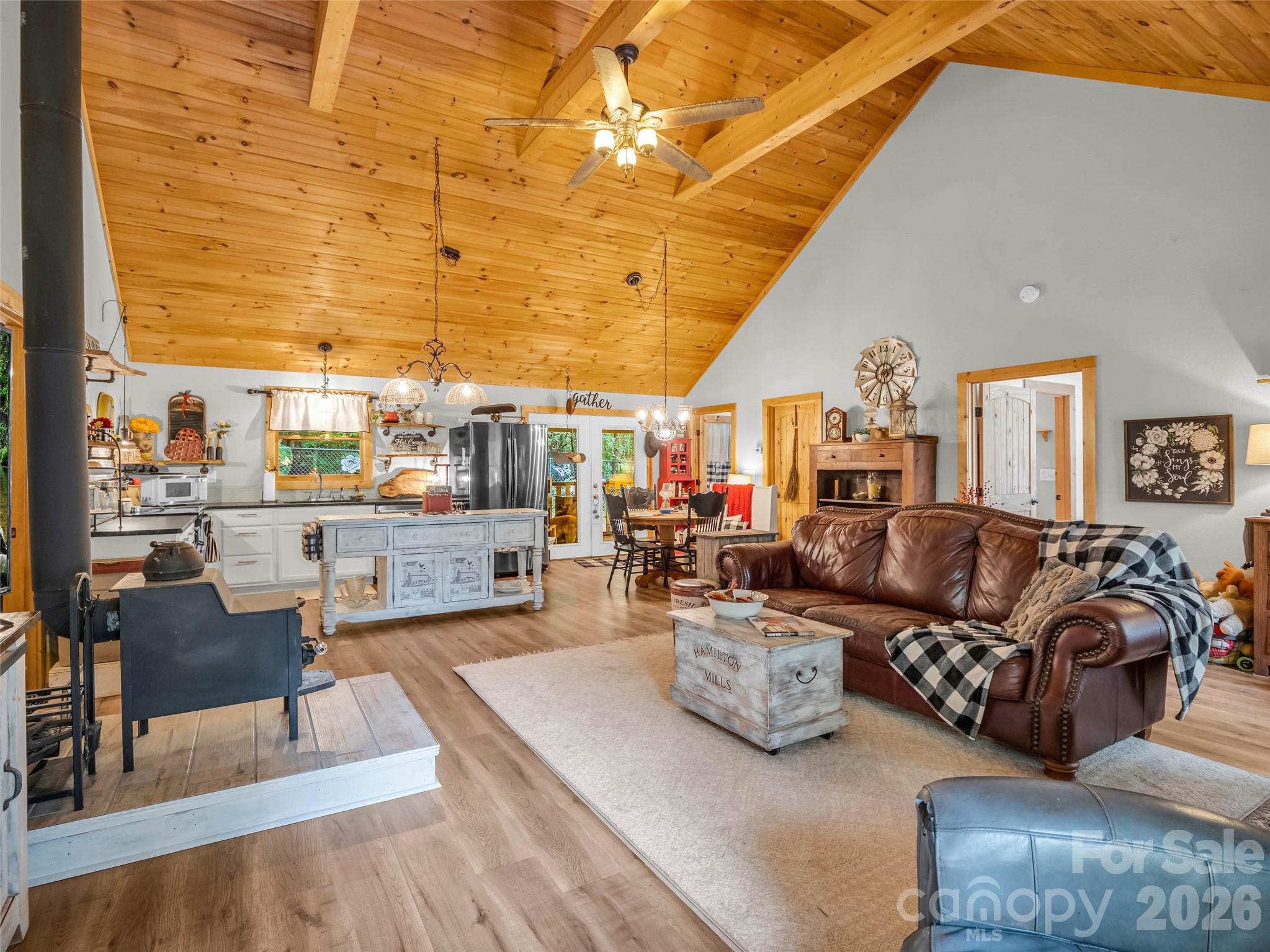 412 Whitestone Circle — Union Mills