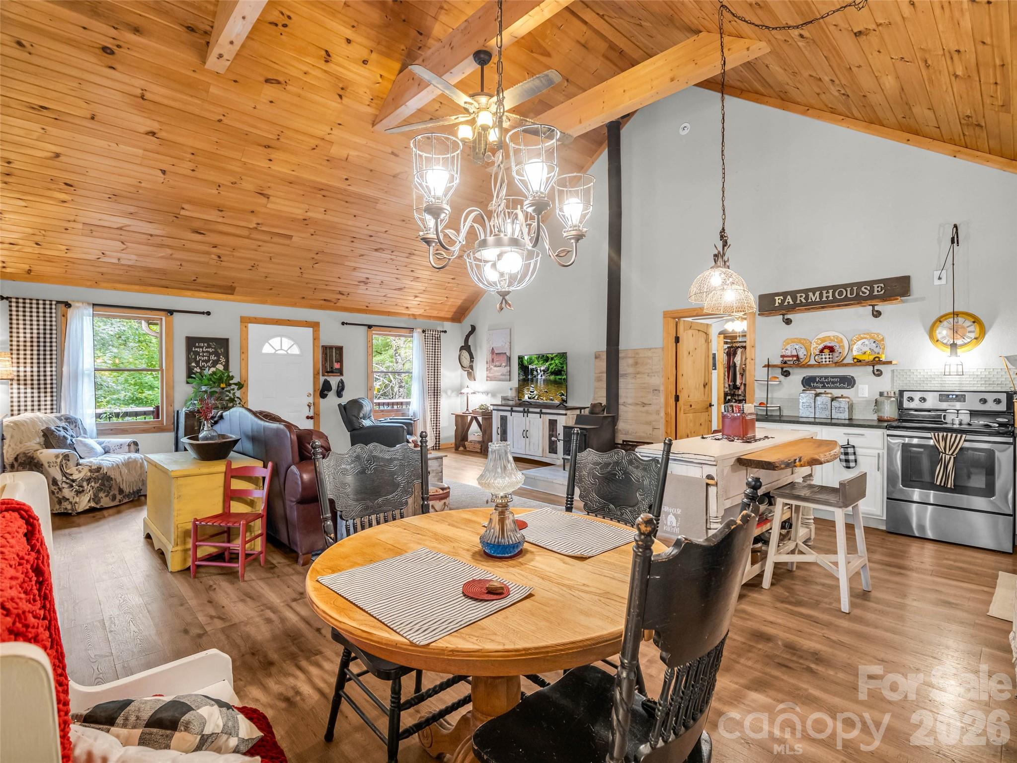 412 Whitestone Circle — Union Mills