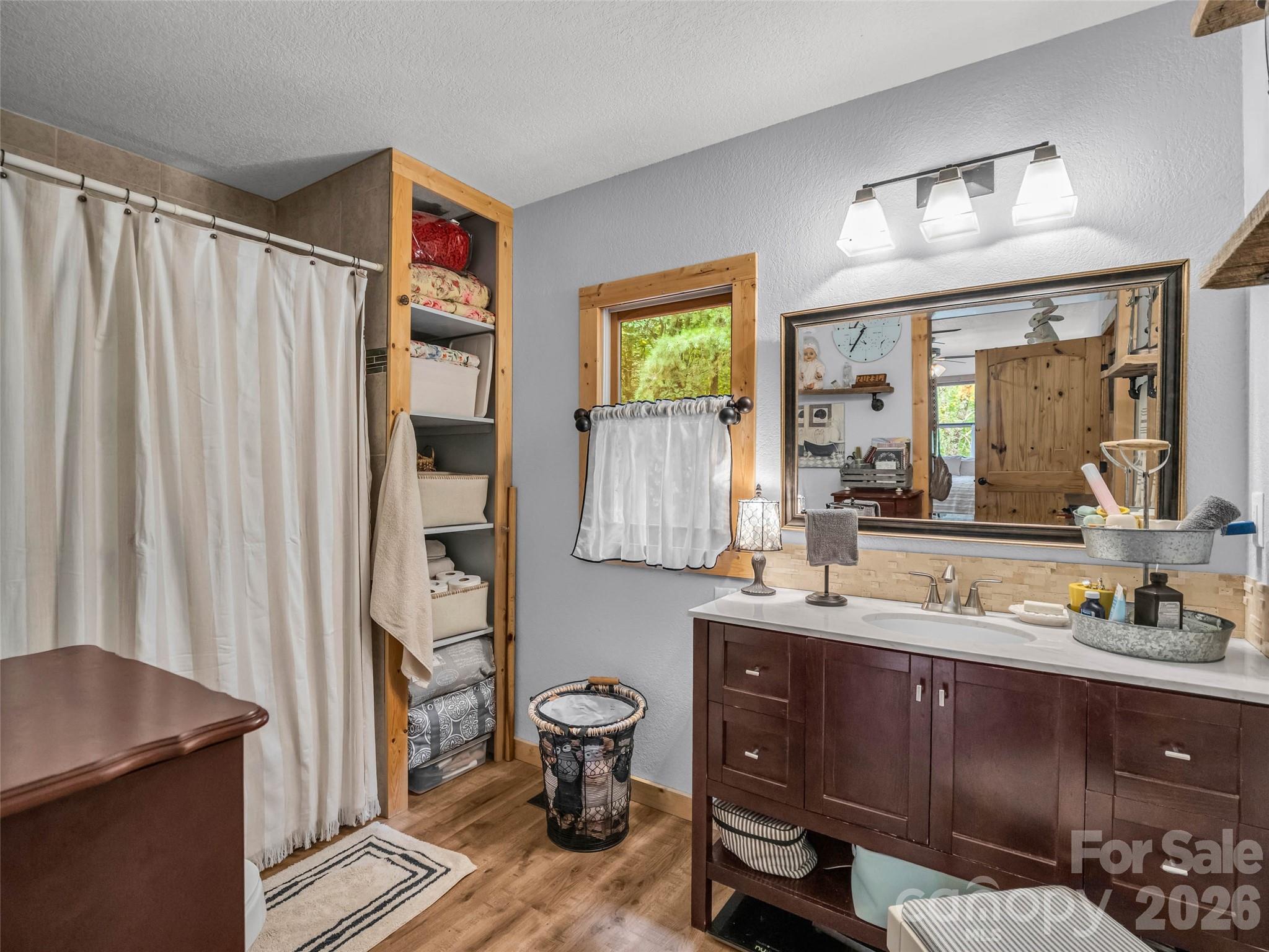 412 Whitestone Circle — Union Mills