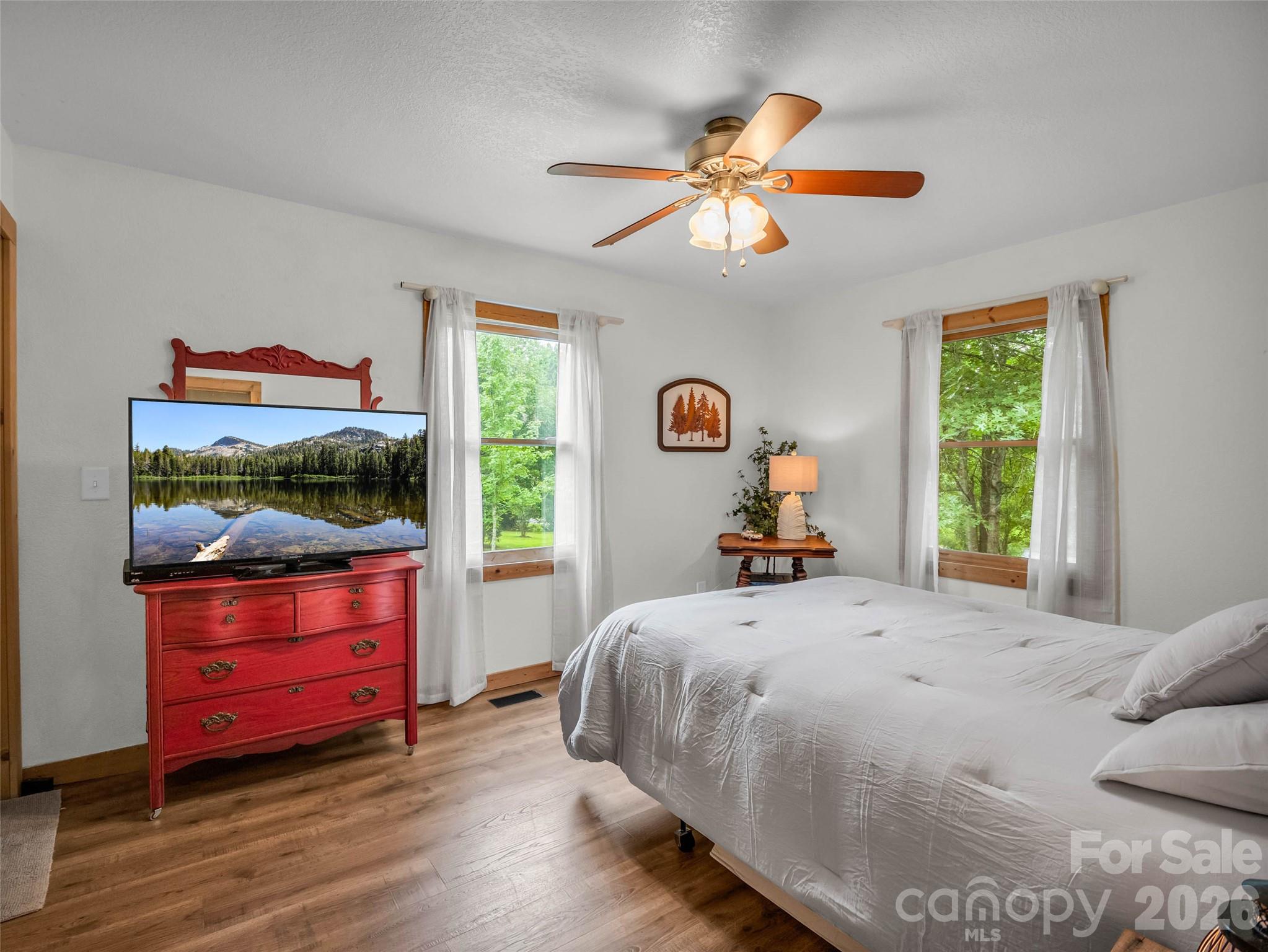 412 Whitestone Circle — Union Mills