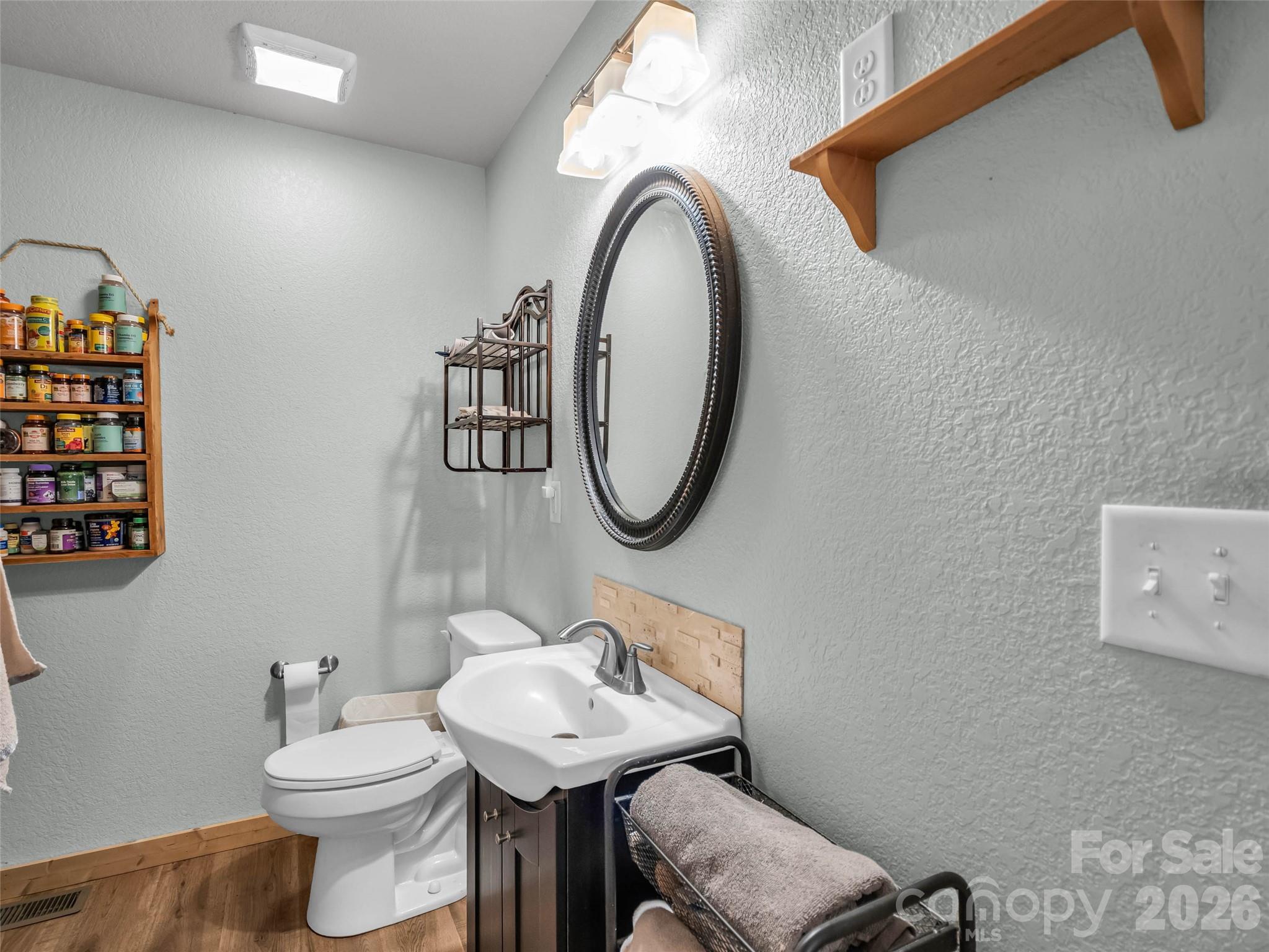 412 Whitestone Circle — Union Mills