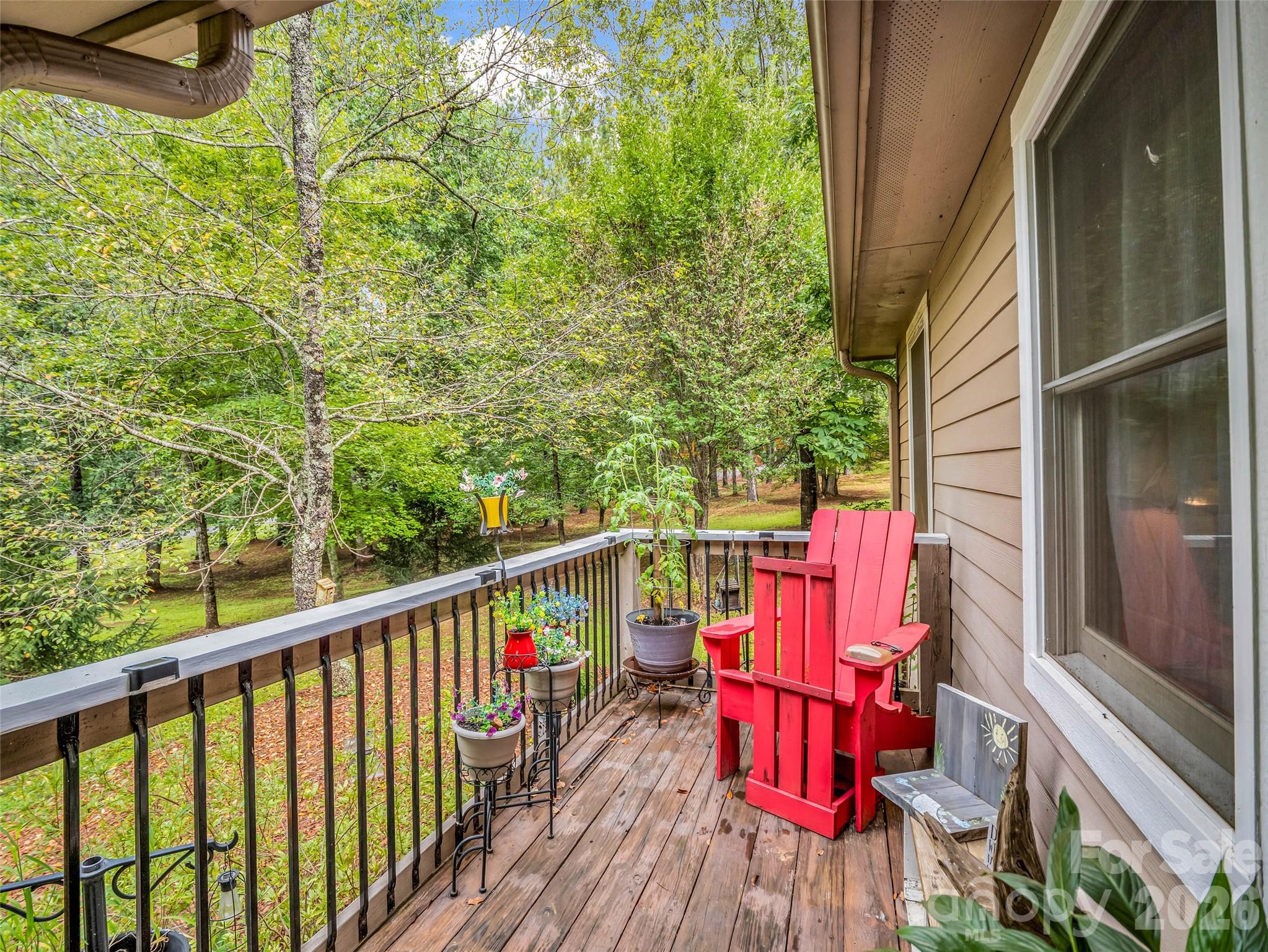 412 Whitestone Circle — Union Mills