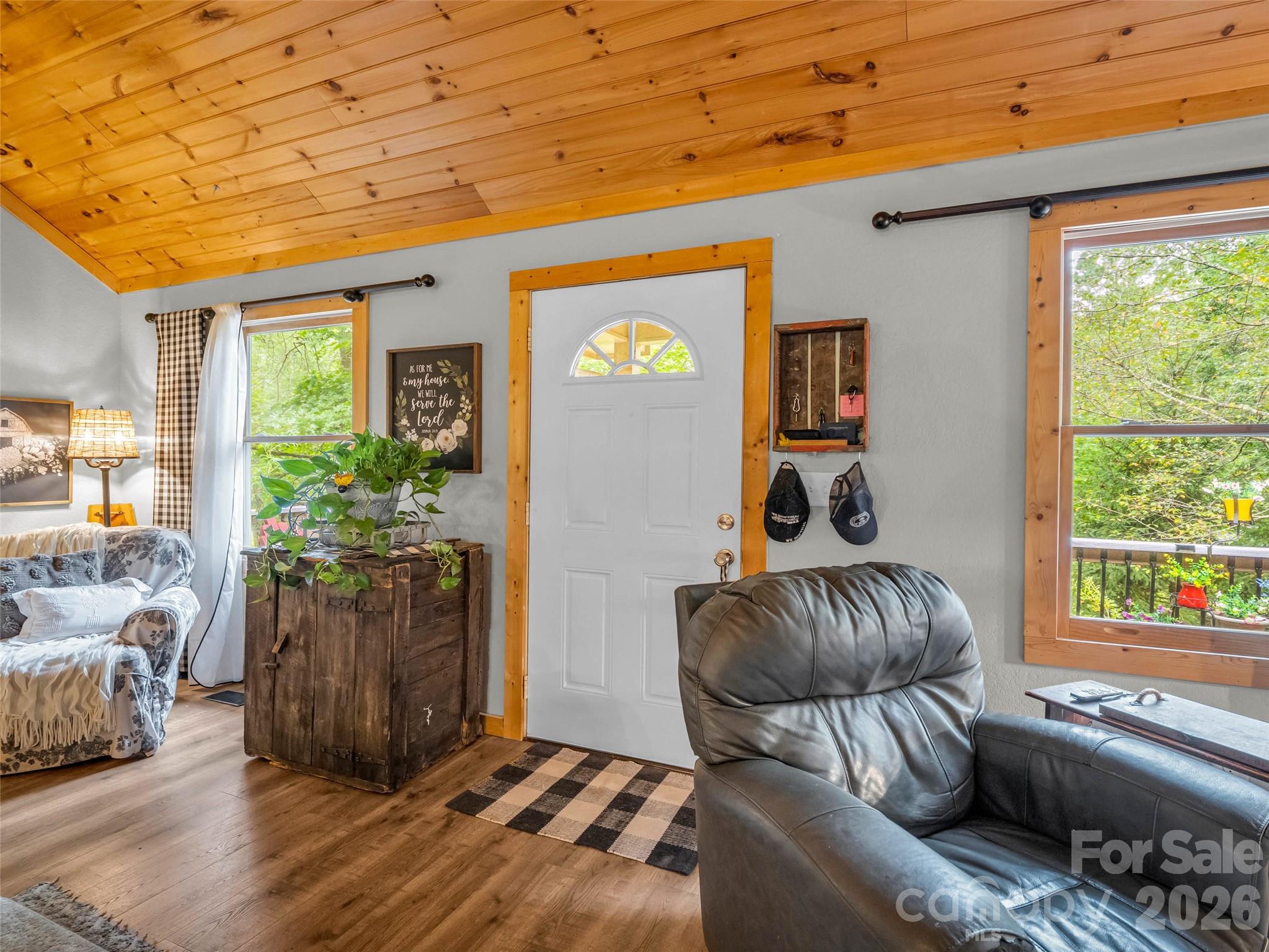 412 Whitestone Circle — Union Mills