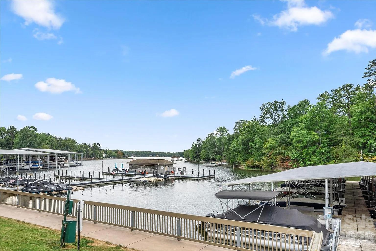 222 Riverview Terrace — Lake Wylie