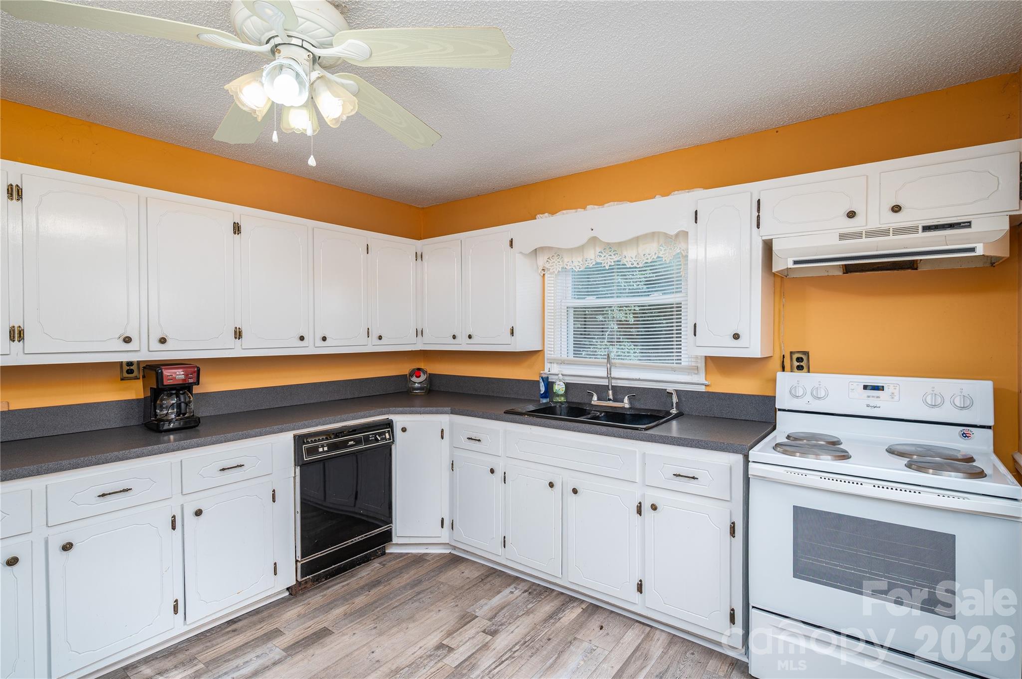 614 W Westview Street — Gastonia