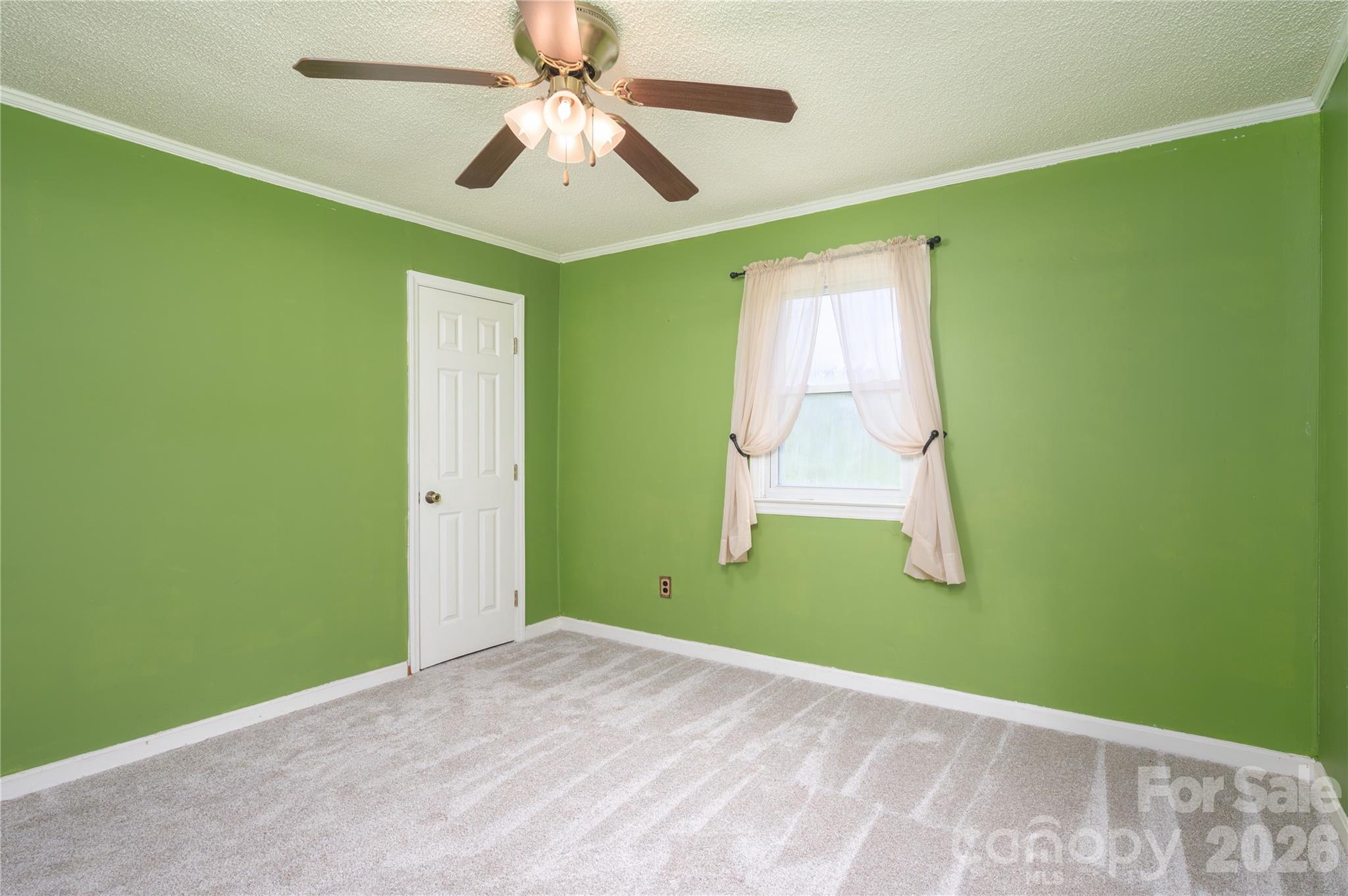 614 W Westview Street — Gastonia