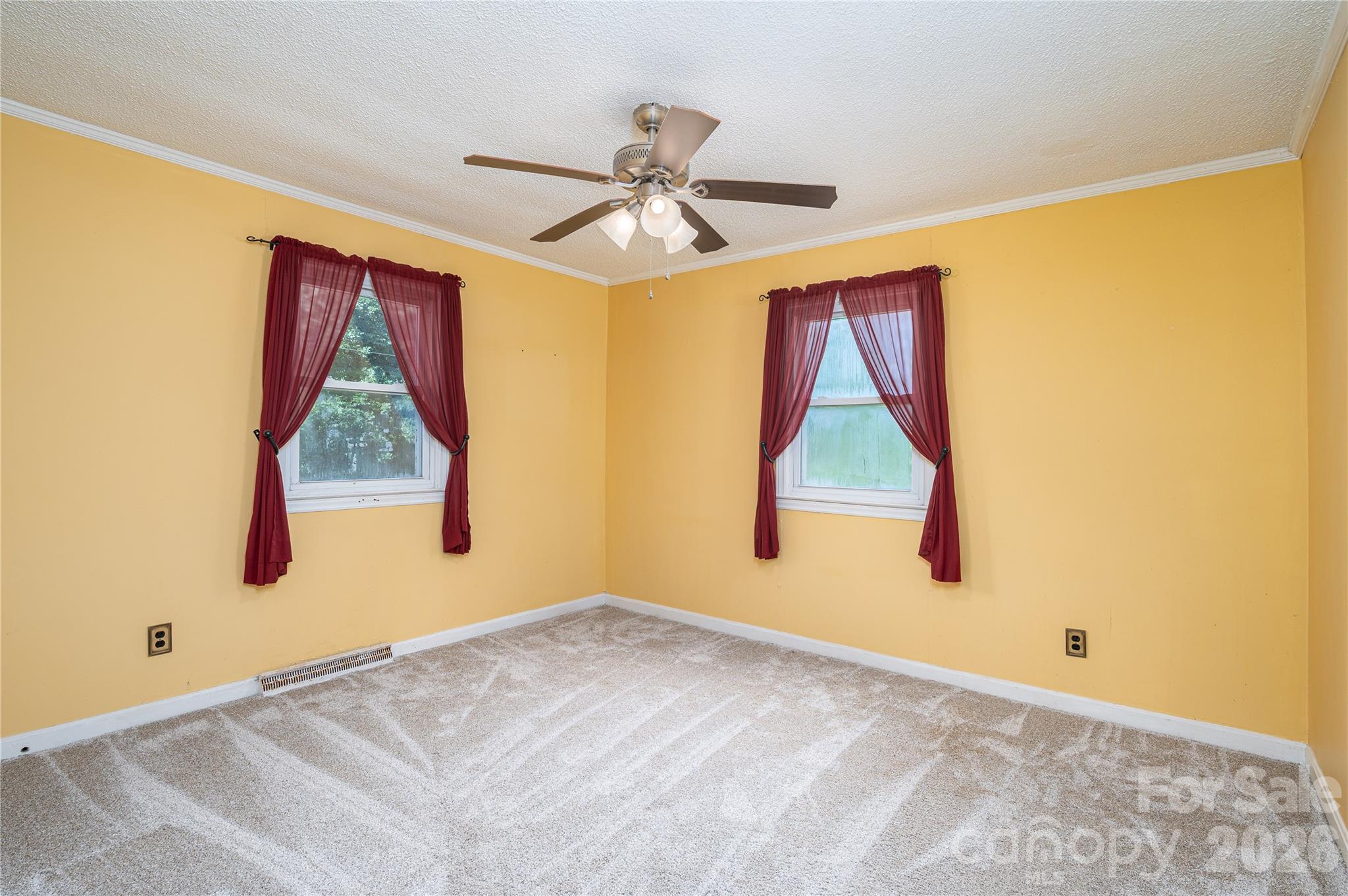 614 W Westview Street — Gastonia