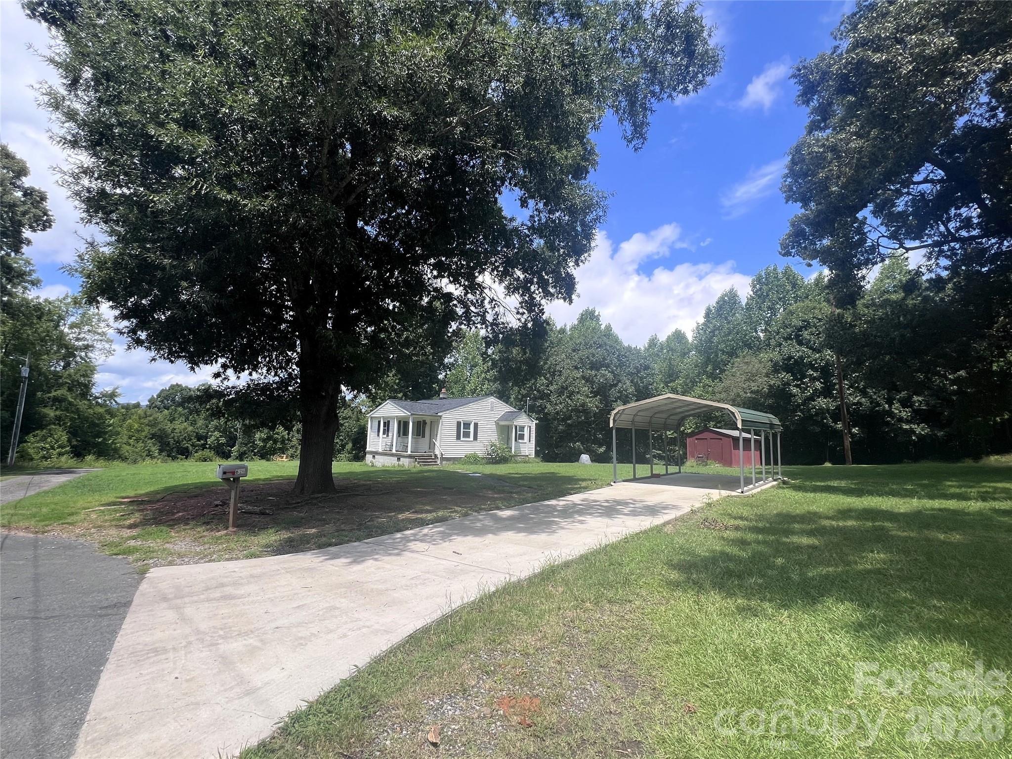 614 W Westview Street — Gastonia