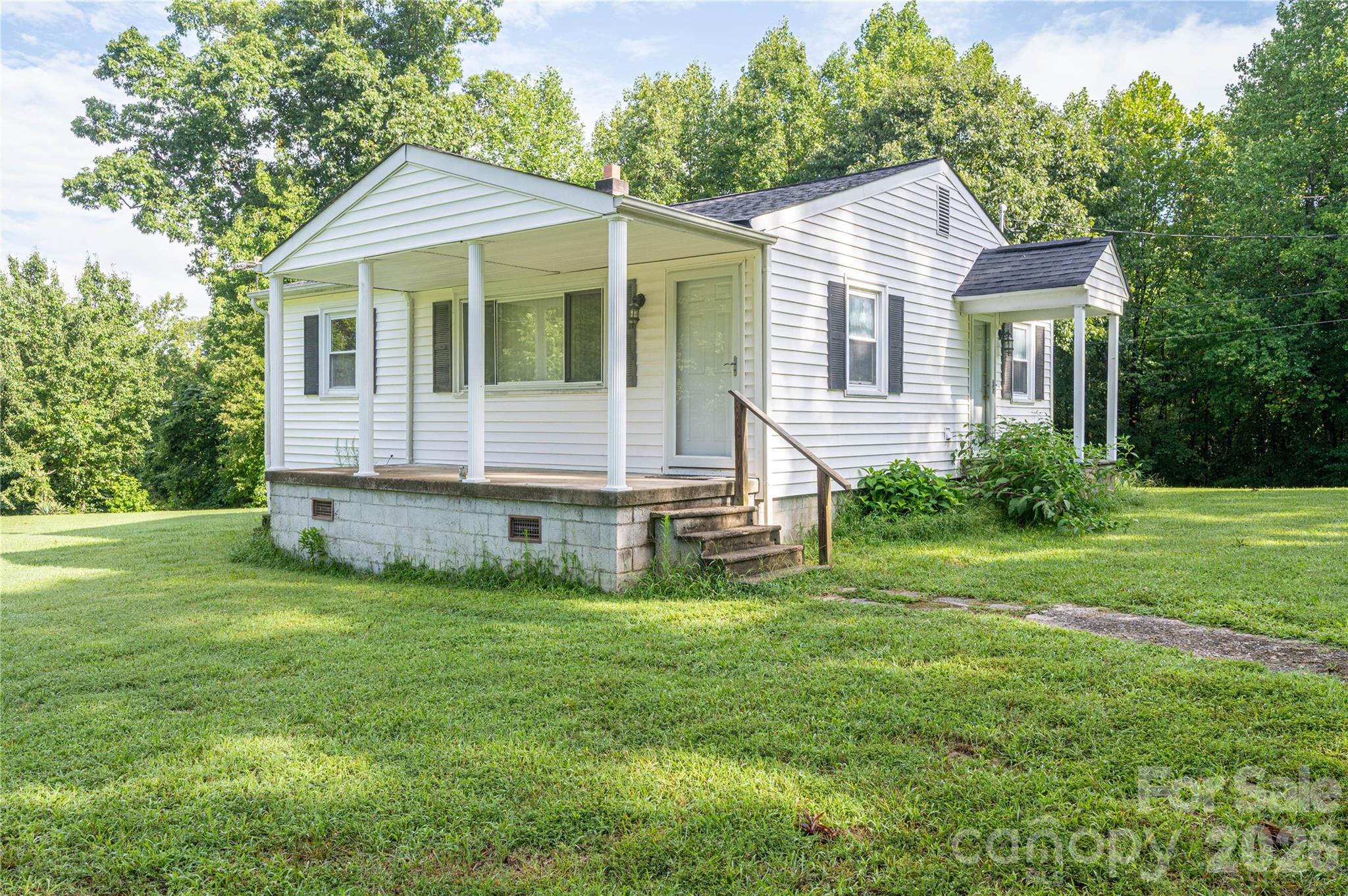 614 W Westview Street — Gastonia
