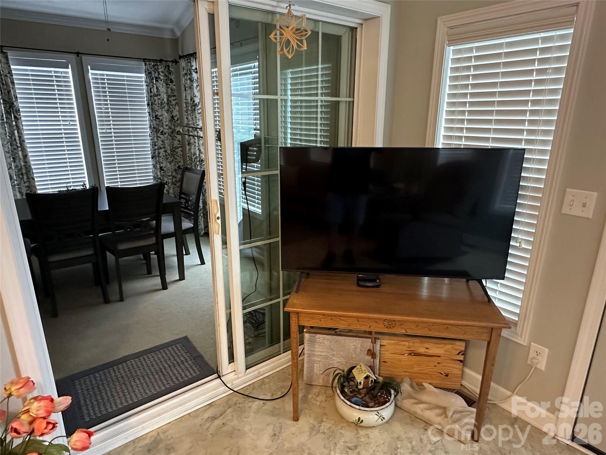 108 Hummingbird Circle — New London