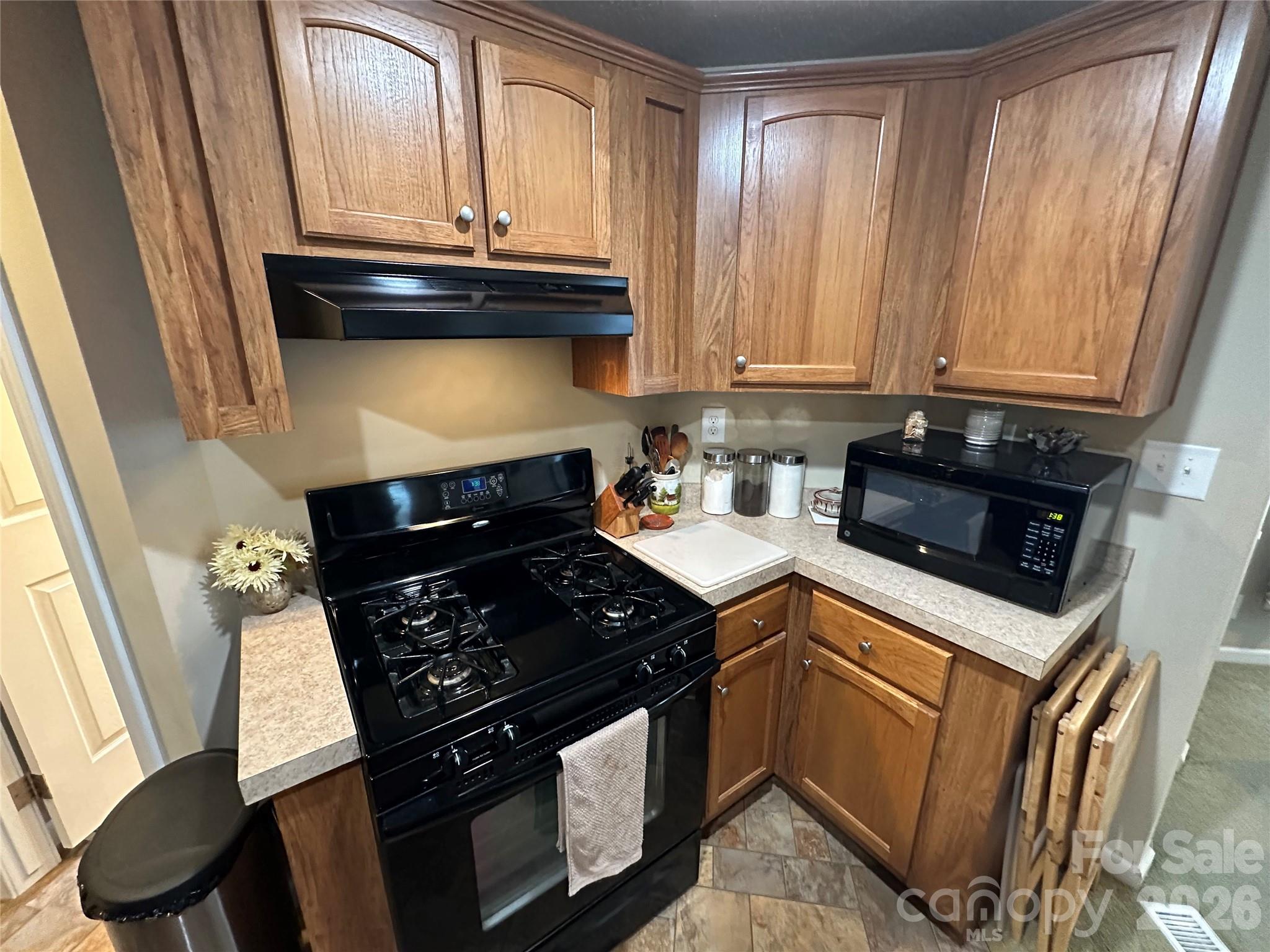 108 Hummingbird Circle — New London