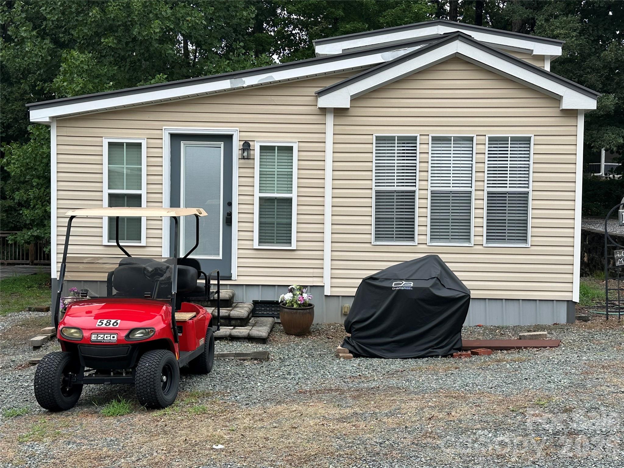 108 Hummingbird Circle — New London