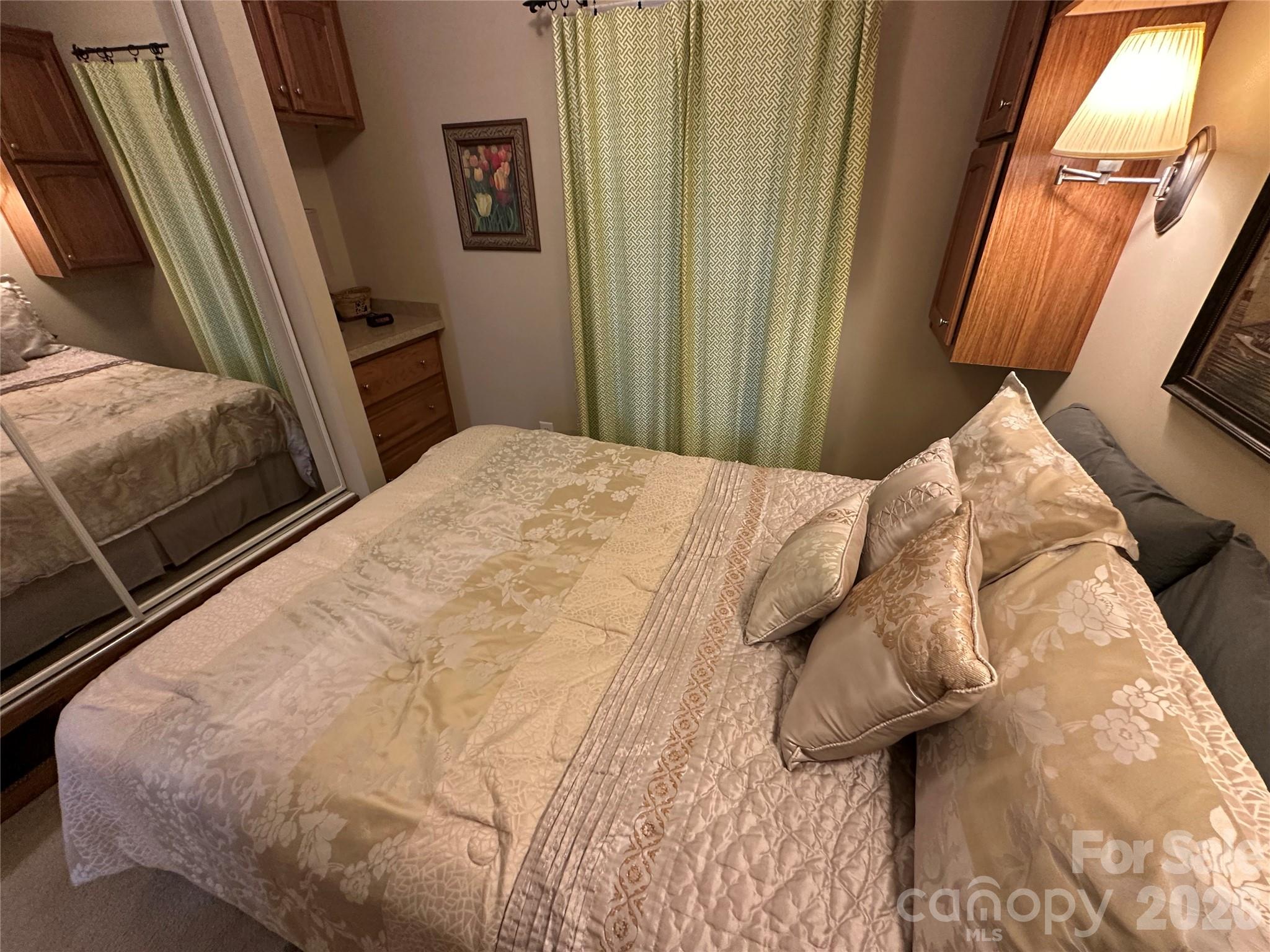 108 Hummingbird Circle — New London