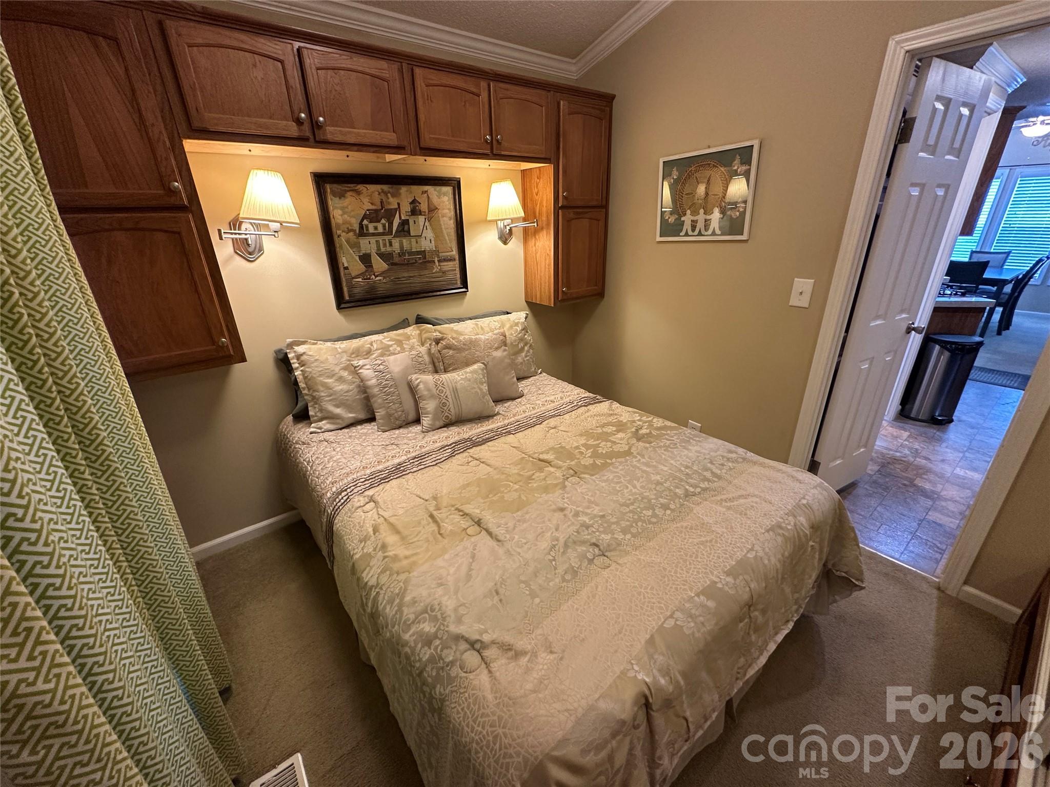 108 Hummingbird Circle — New London