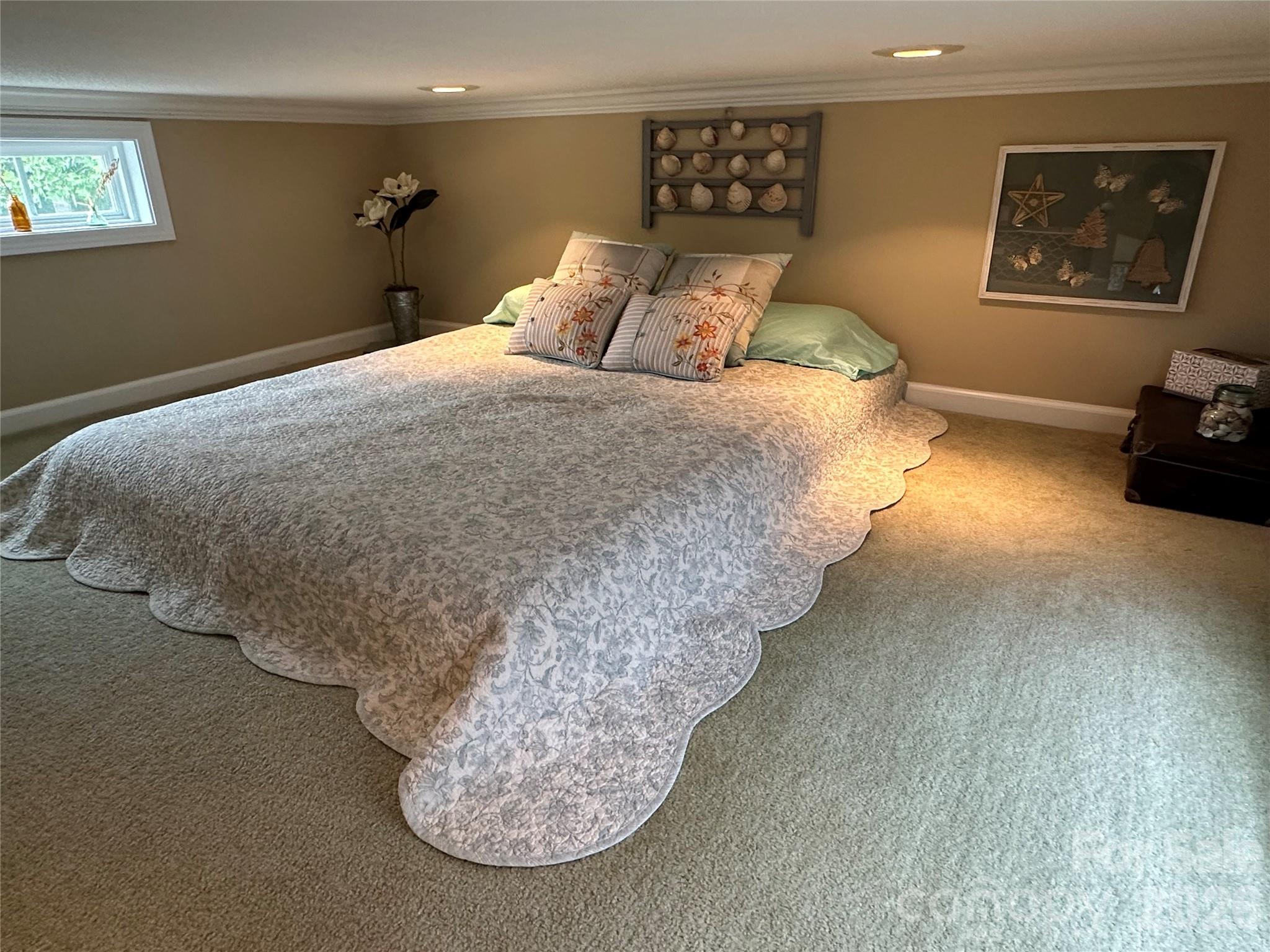 108 Hummingbird Circle — New London