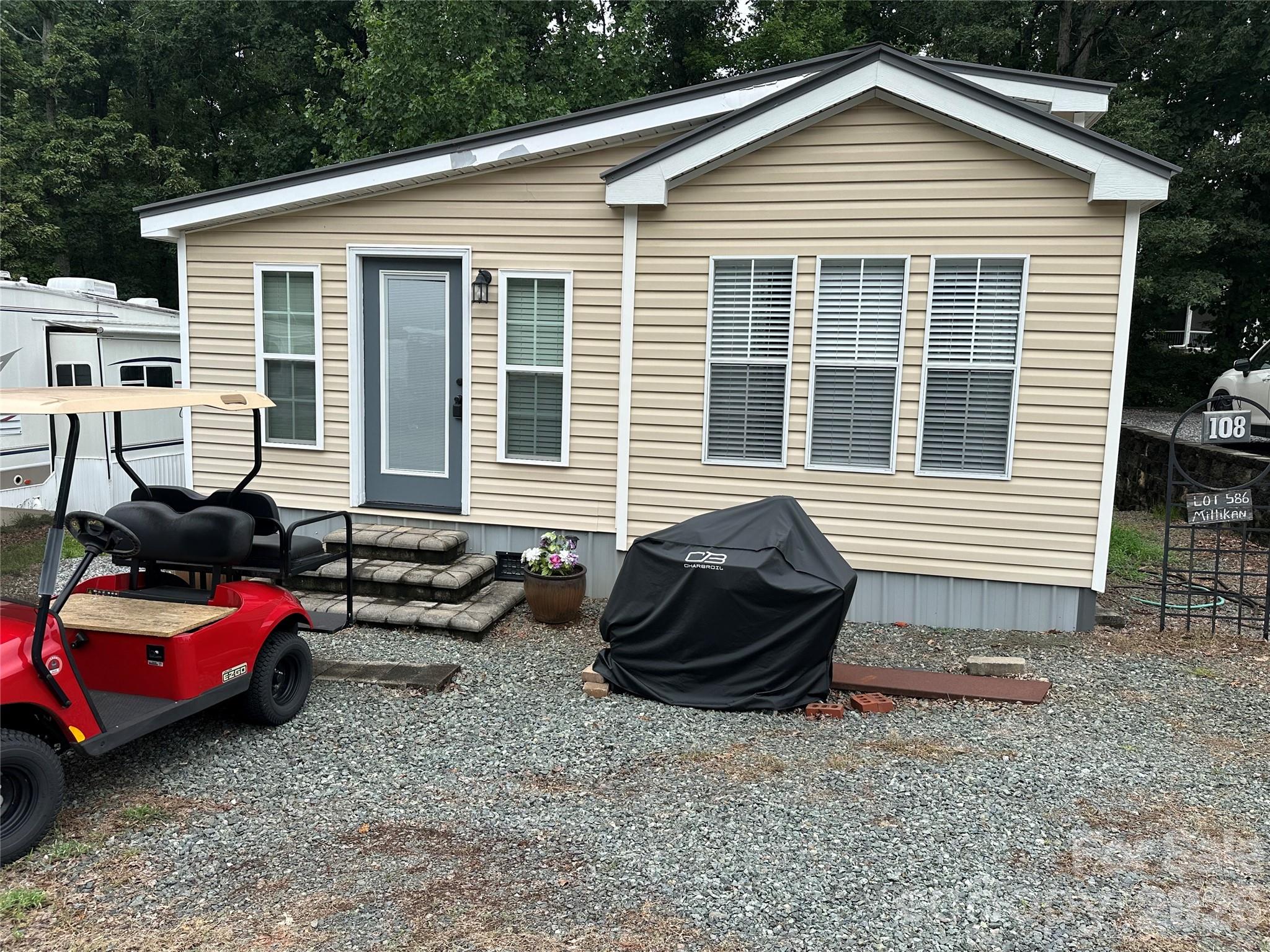 108 Hummingbird Circle — New London