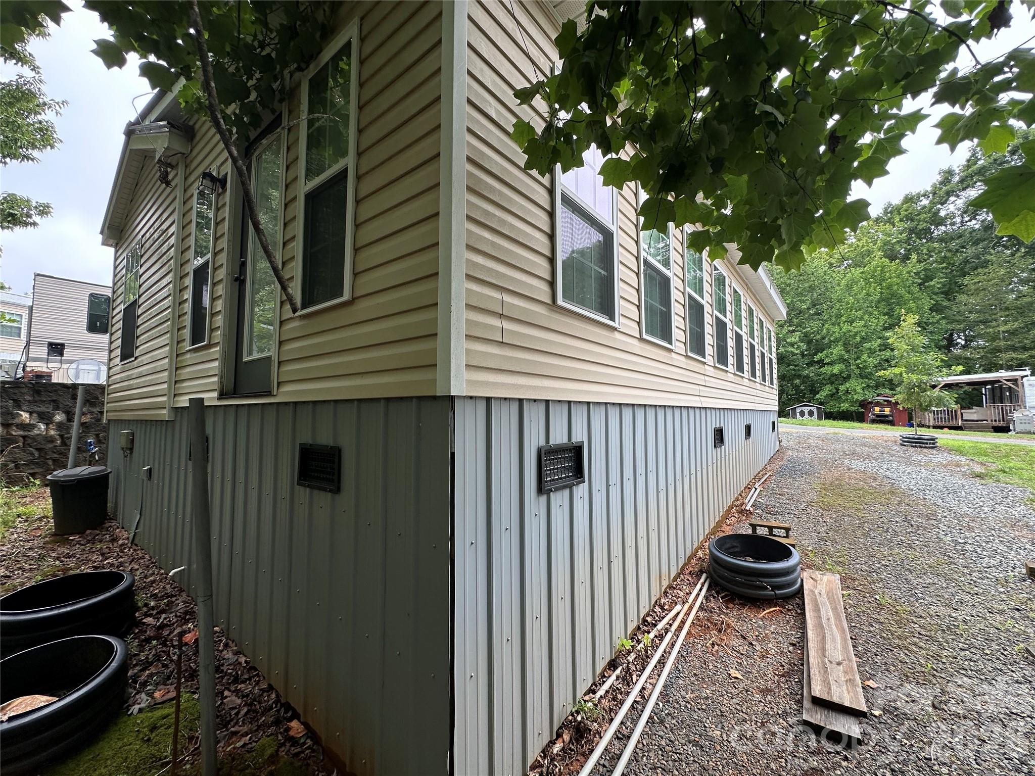 108 Hummingbird Circle — New London