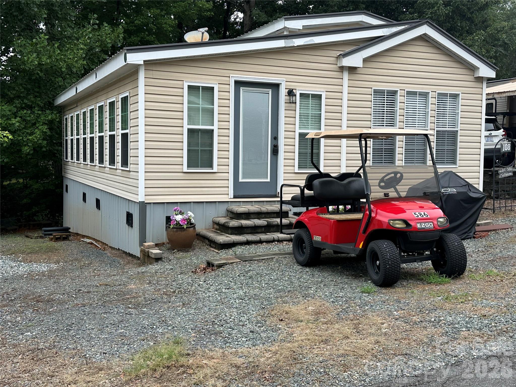 108 Hummingbird Circle — New London