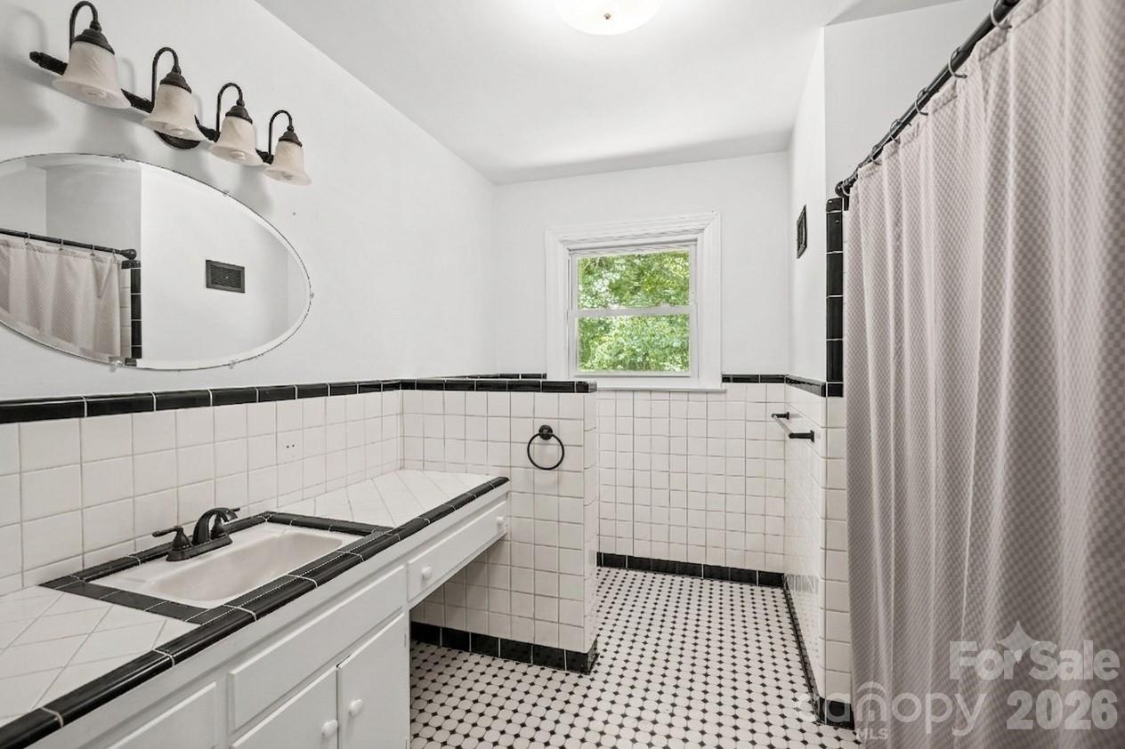 717 Wren Road — Gastonia