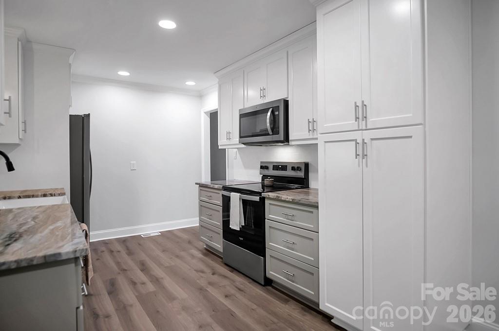 602 Holly Circle — Mount Holly