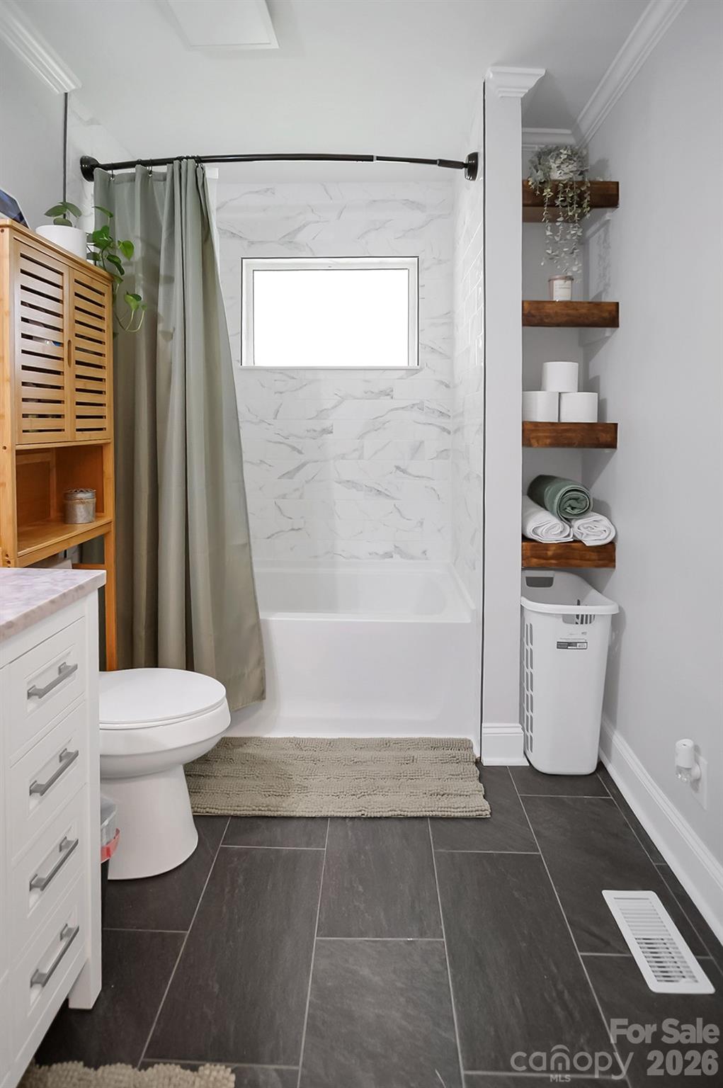 602 Holly Circle — Mount Holly
