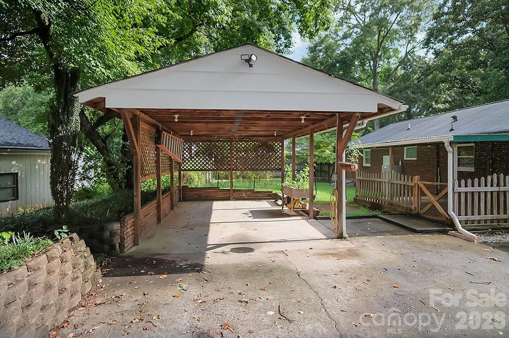 602 Holly Circle — Mount Holly