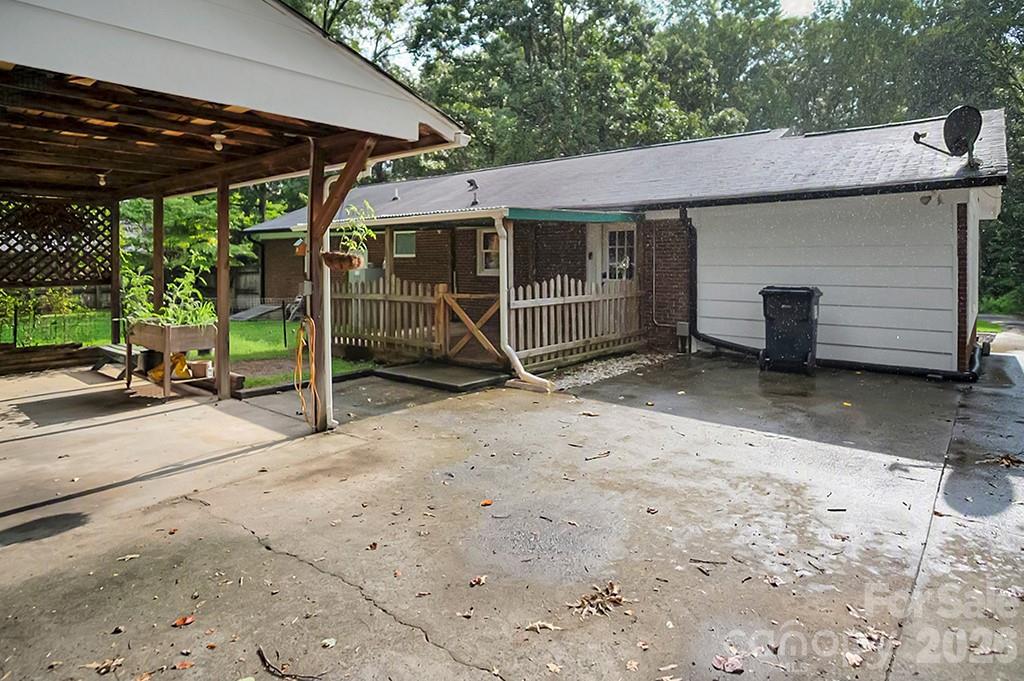 602 Holly Circle — Mount Holly