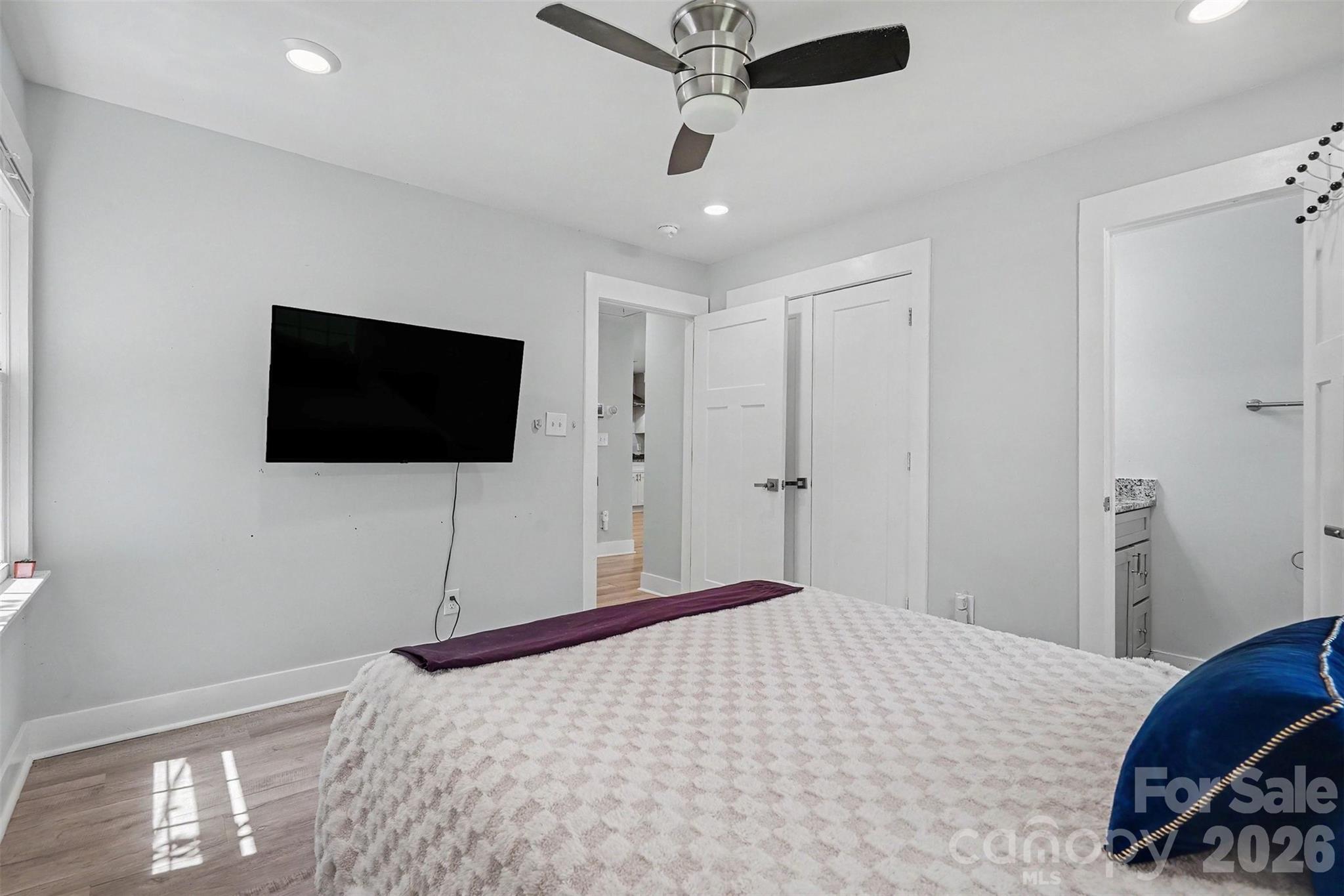 1524 Newcastle Street — Charlotte