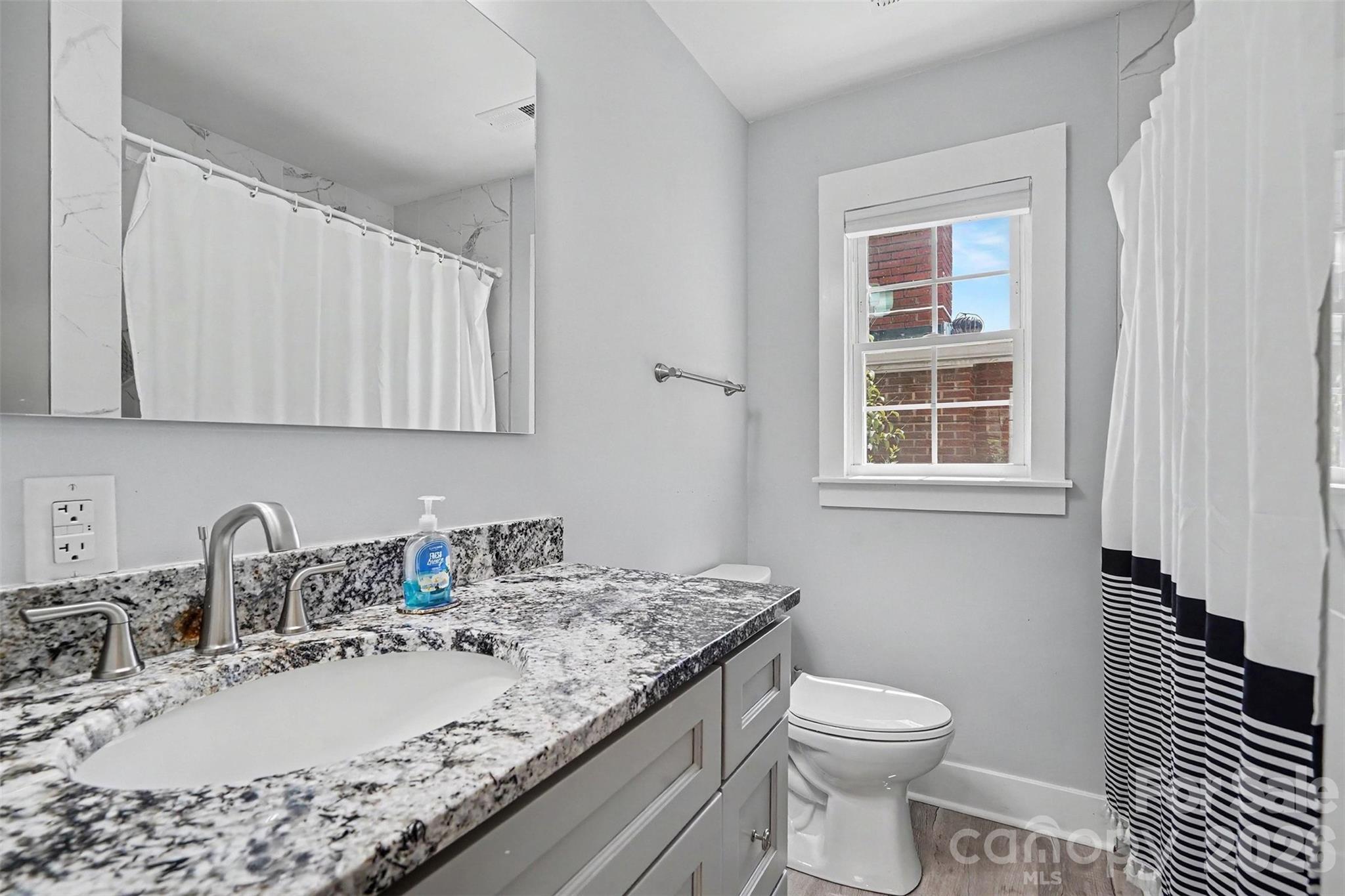 1524 Newcastle Street — Charlotte
