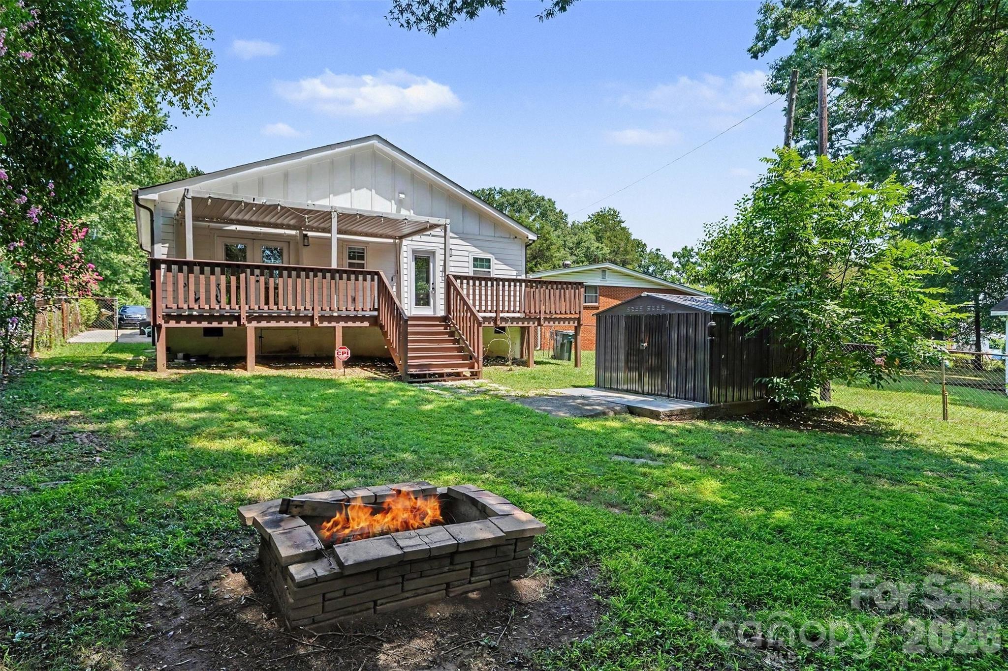 1524 Newcastle Street — Charlotte