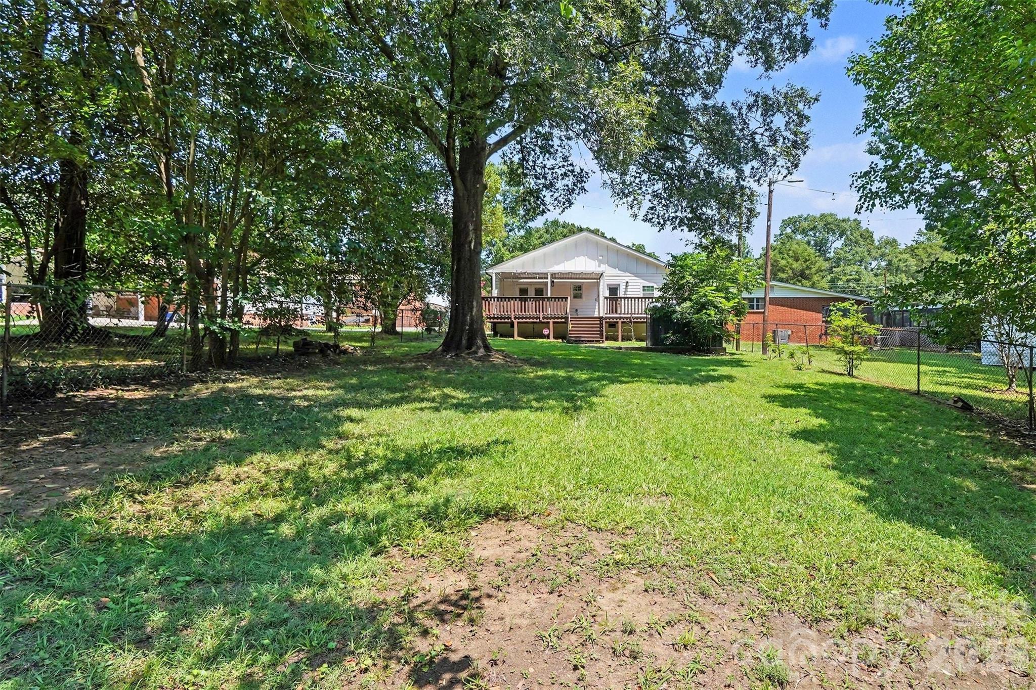 1524 Newcastle Street — Charlotte