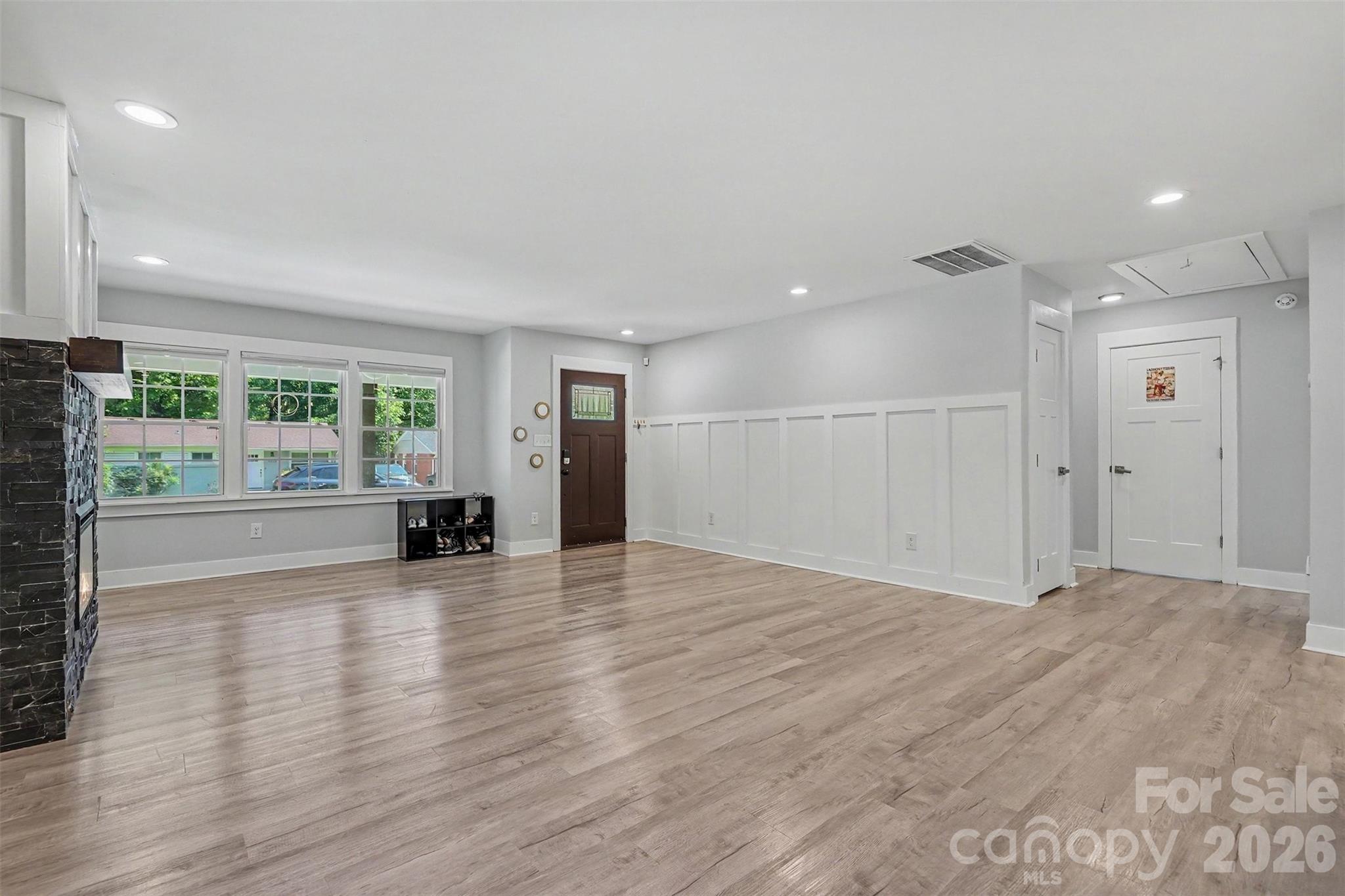 1524 Newcastle Street — Charlotte