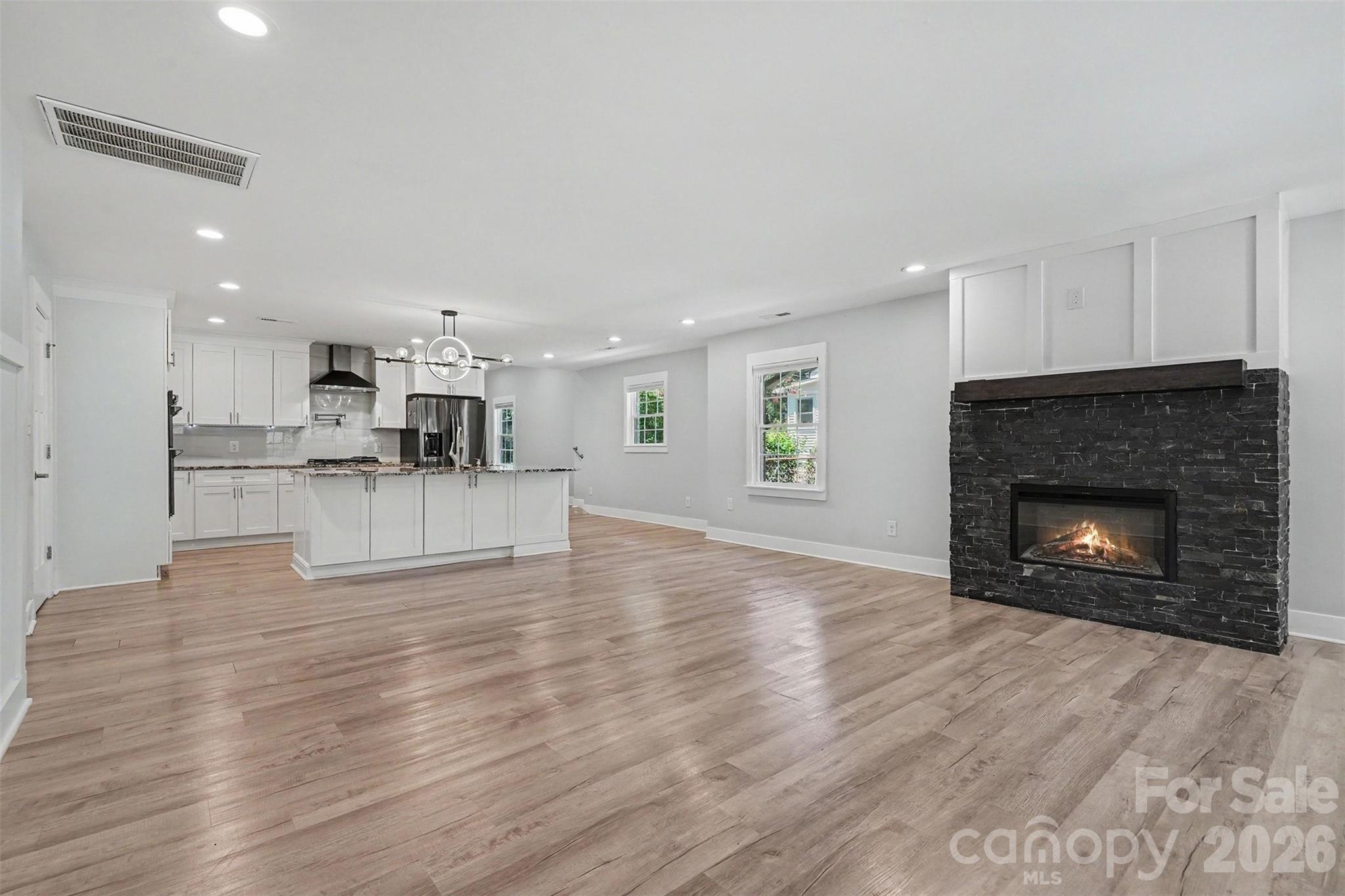 1524 Newcastle Street — Charlotte