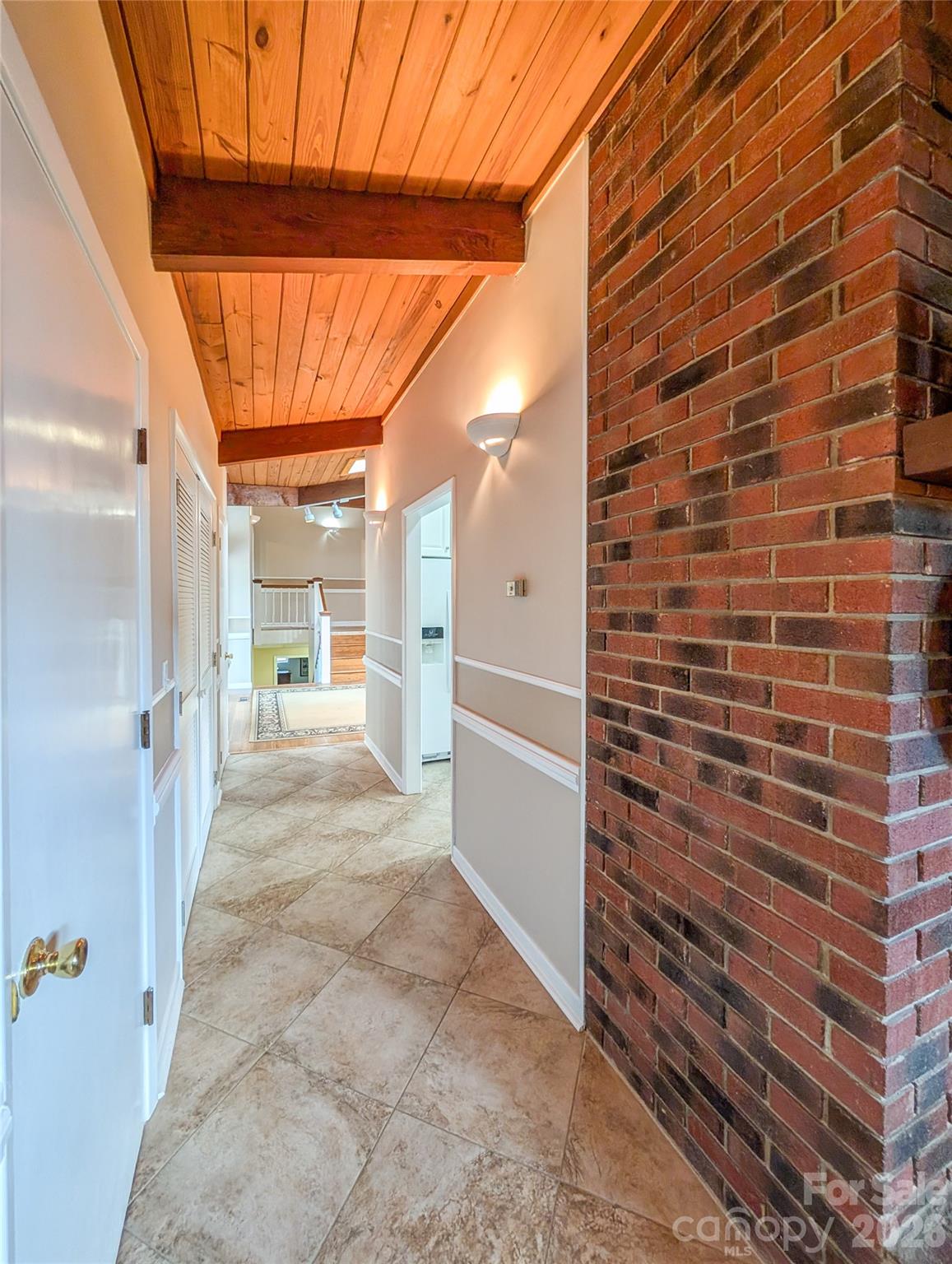 520 Washburn Road — Spruce Pine