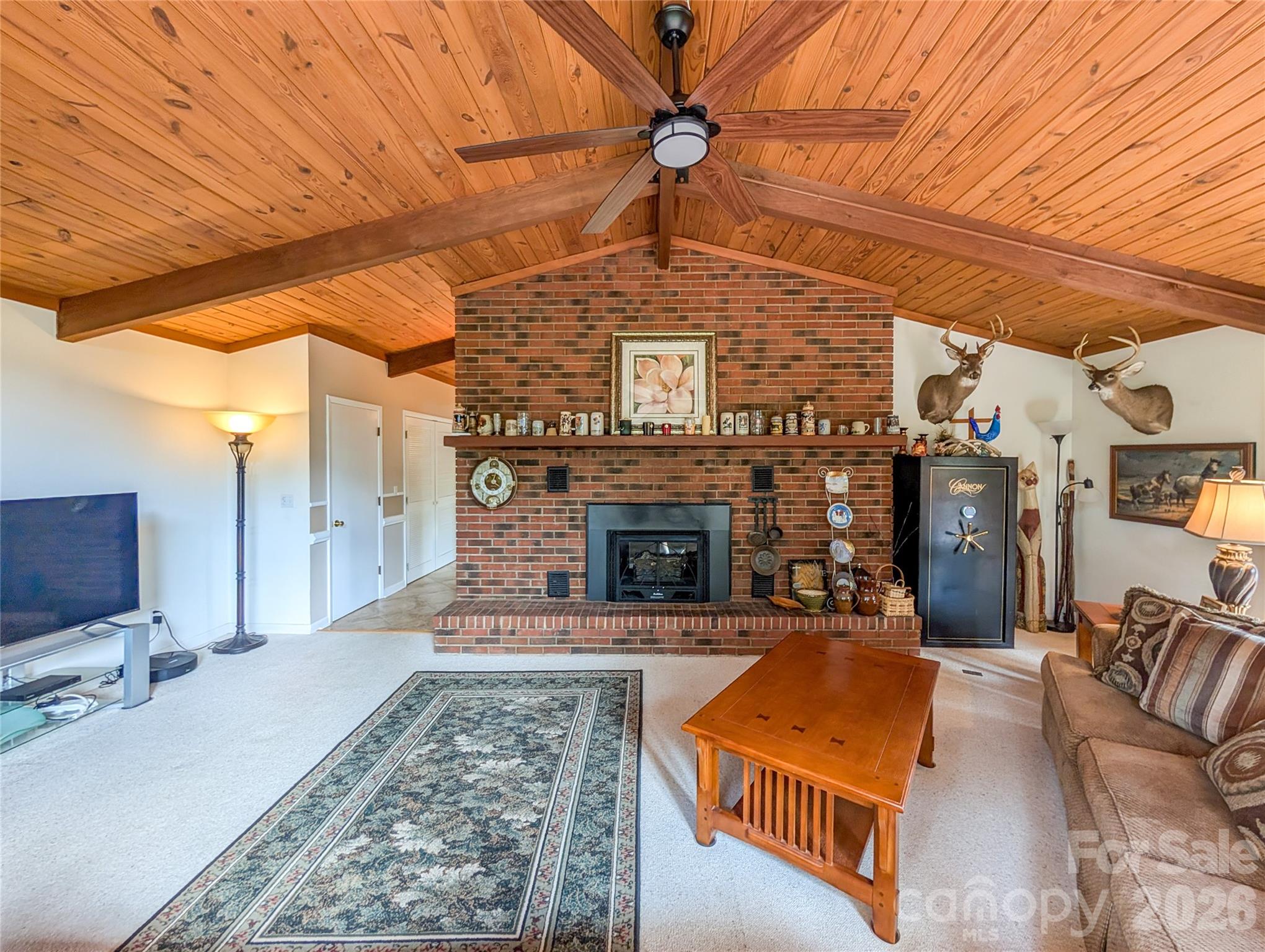 520 Washburn Road — Spruce Pine