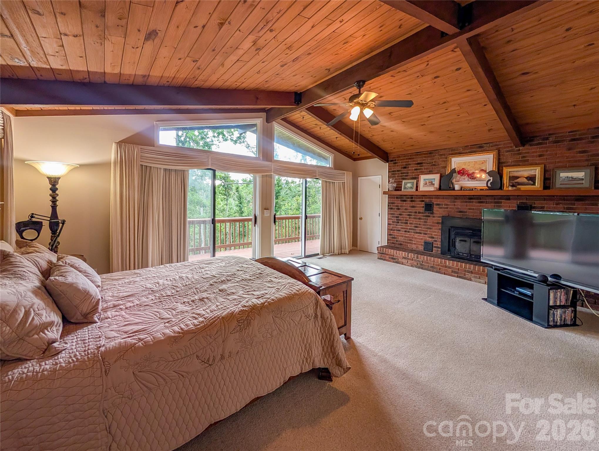 520 Washburn Road — Spruce Pine