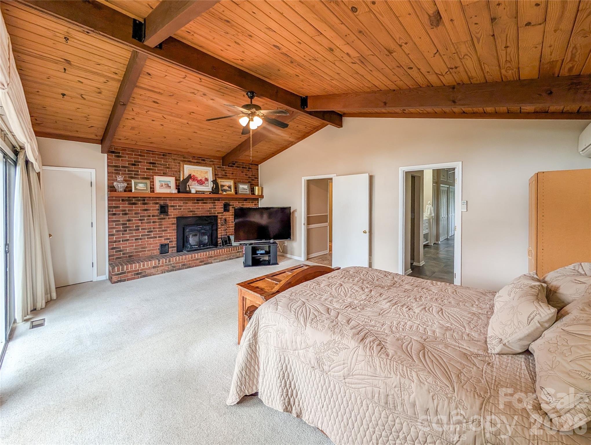 520 Washburn Road — Spruce Pine